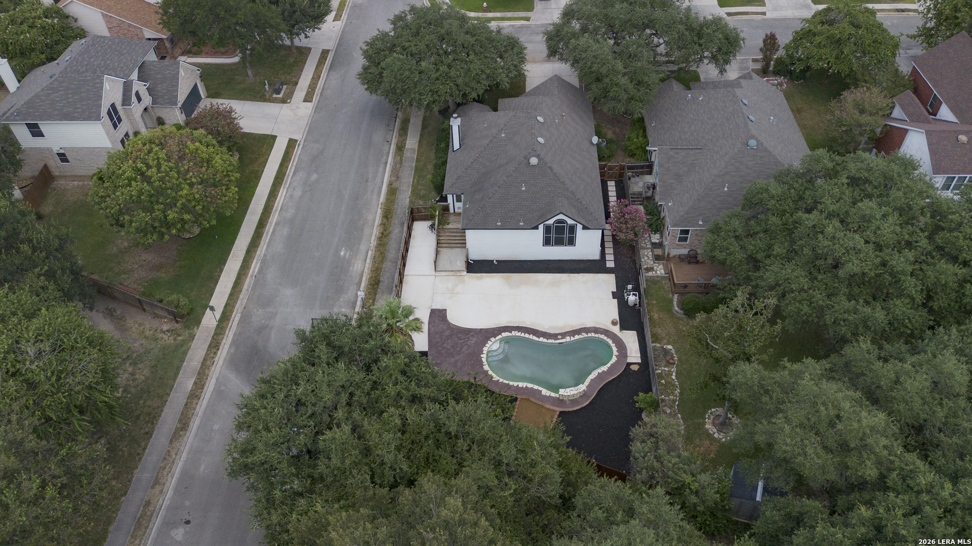 2555 Crested Heights