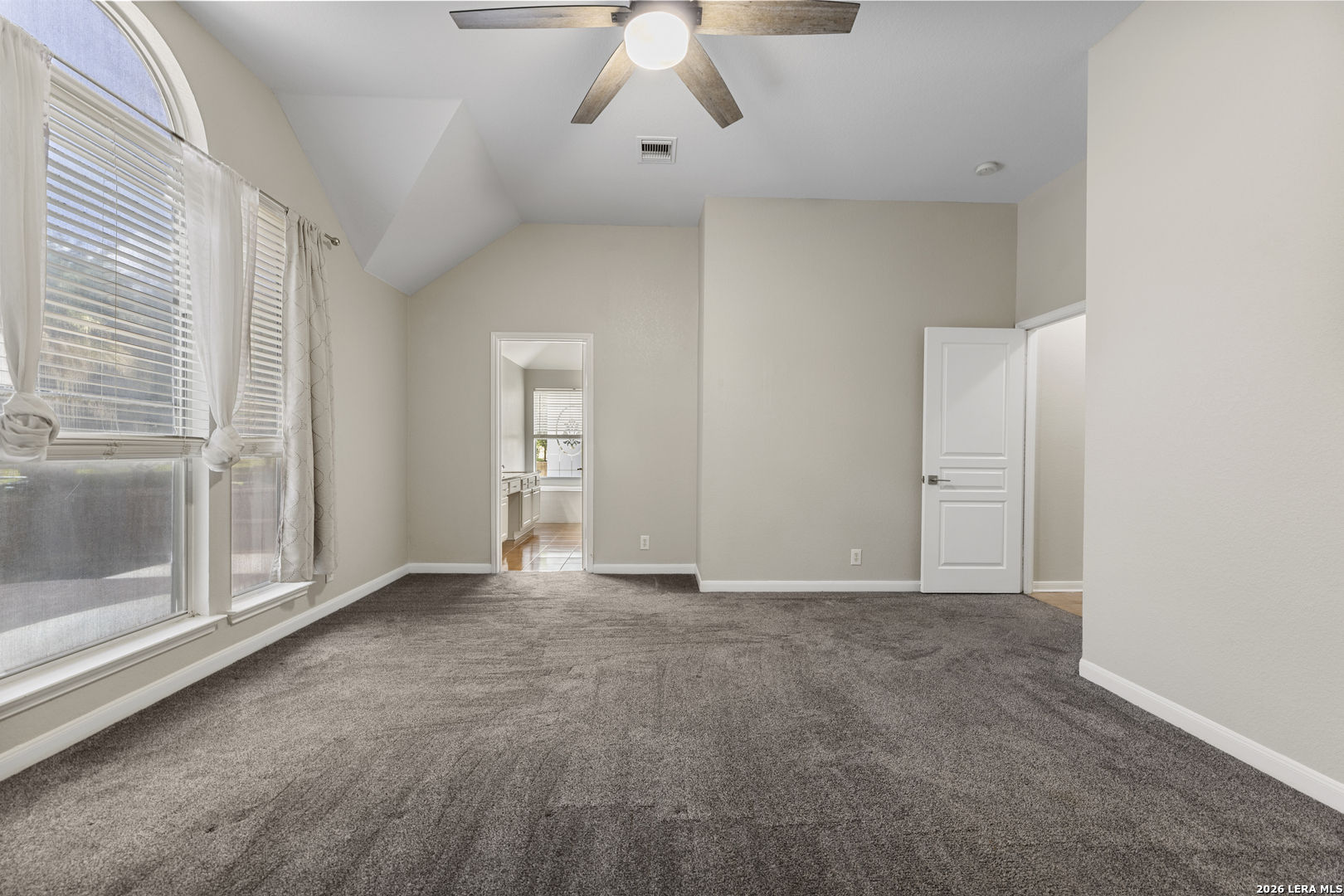 2555 Crested Heights