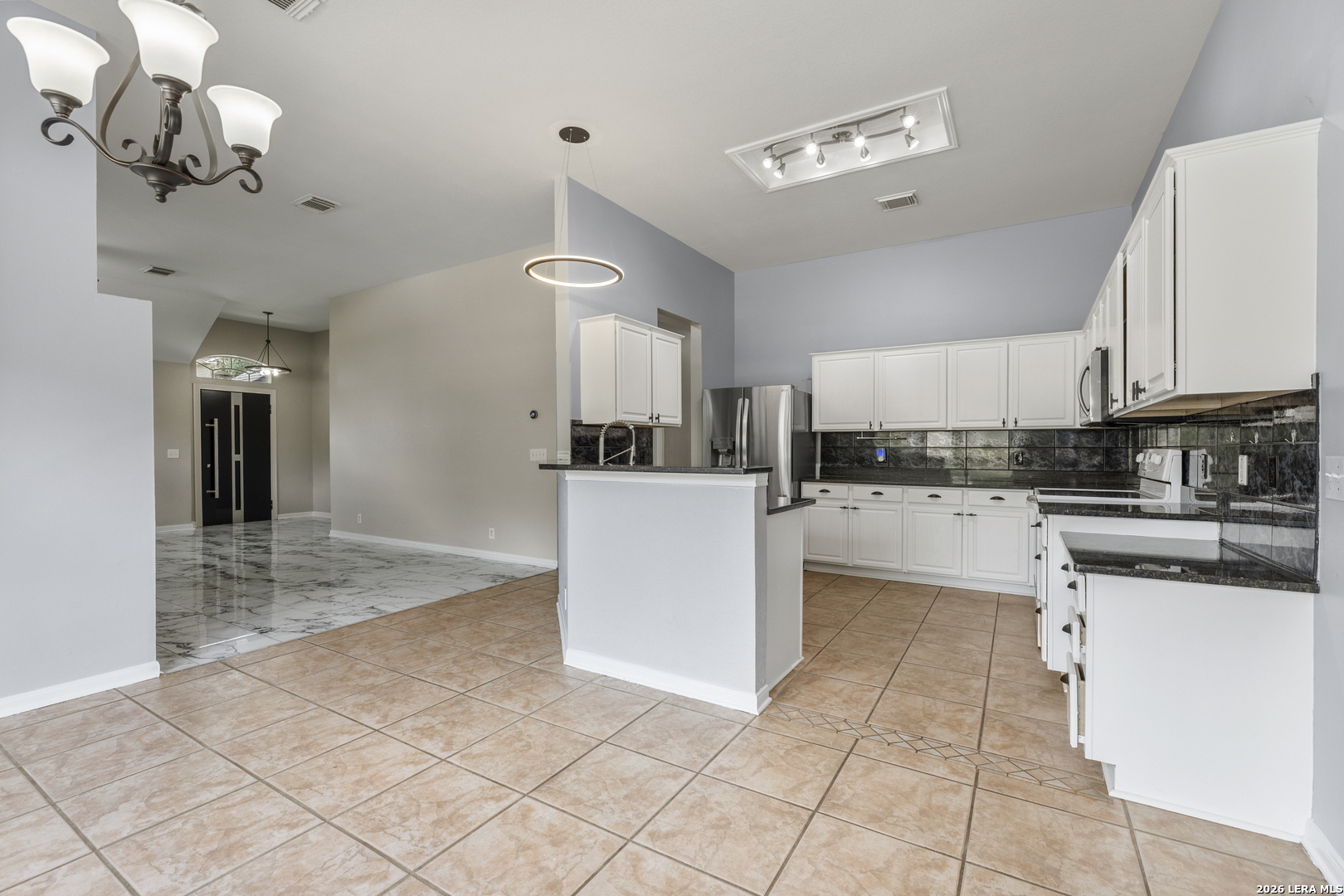 2555 Crested Heights