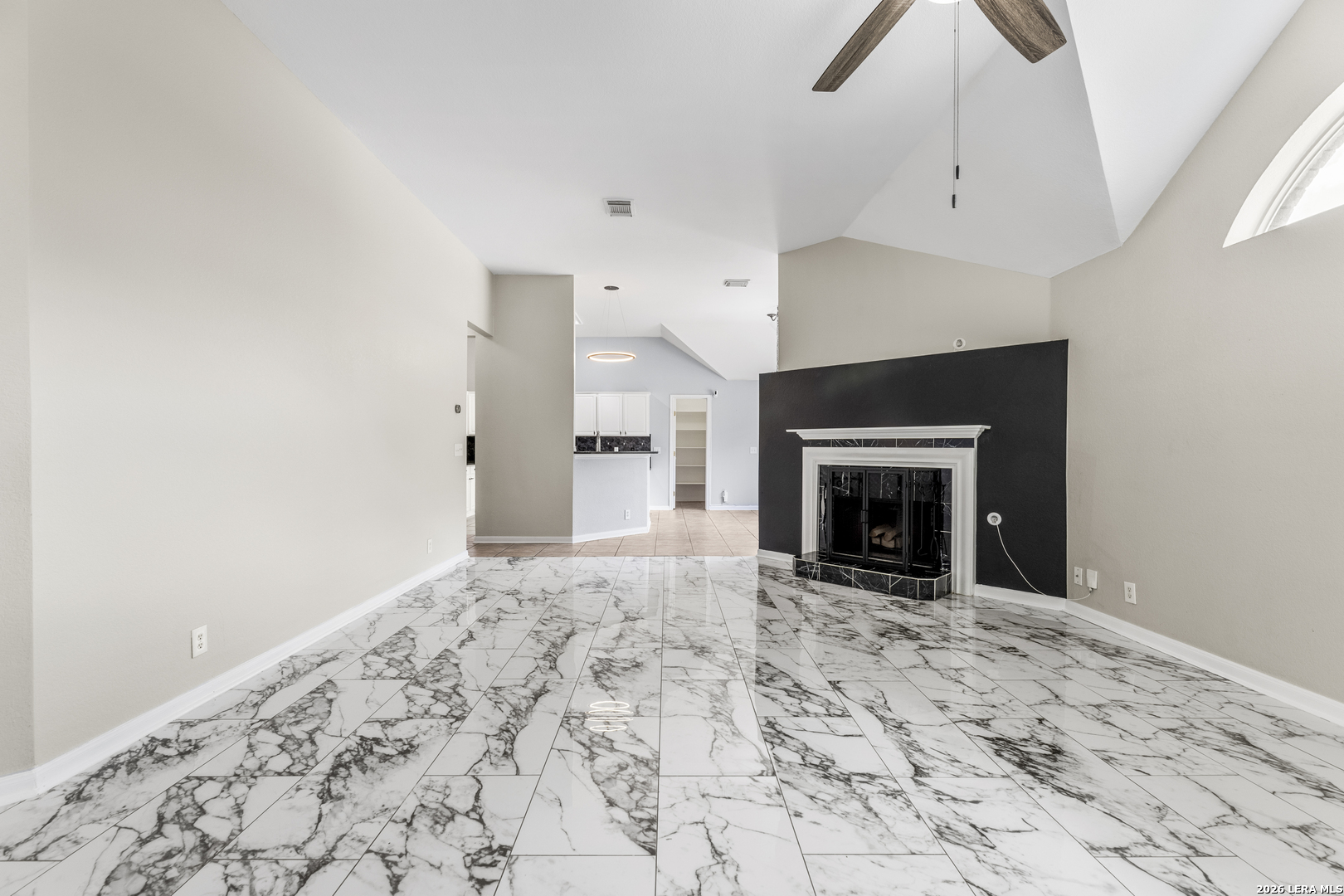 2555 Crested Heights
