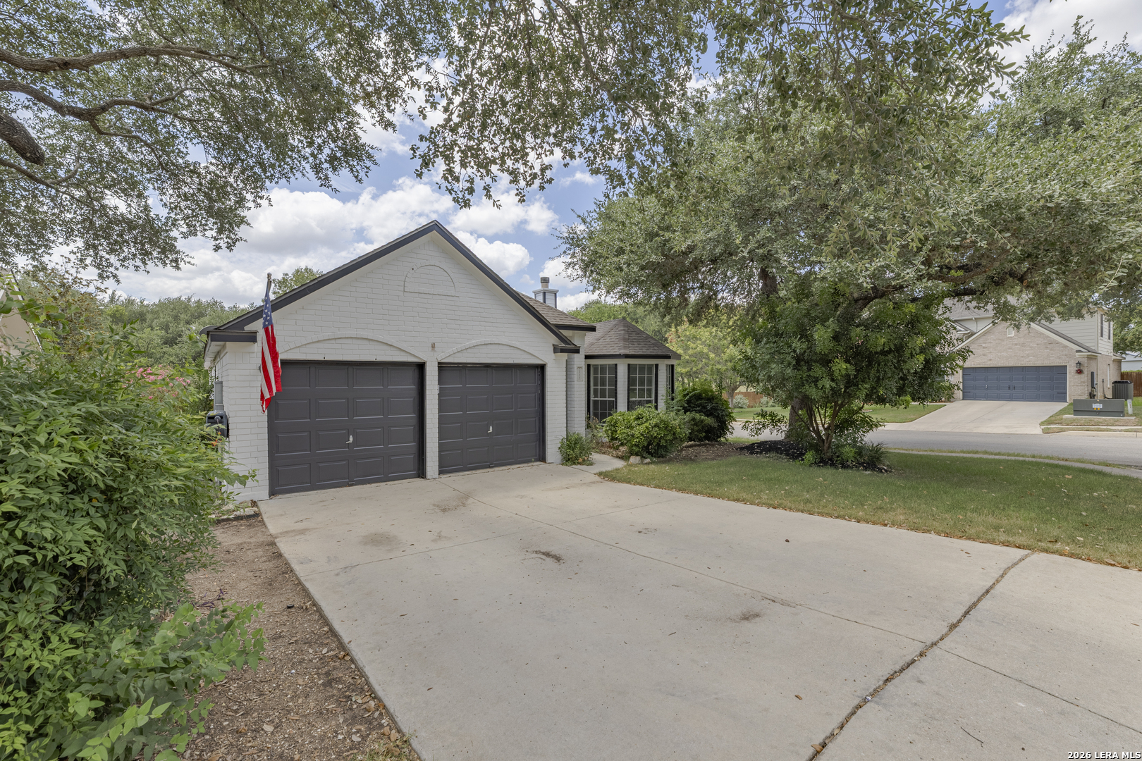 2555 Crested Heights