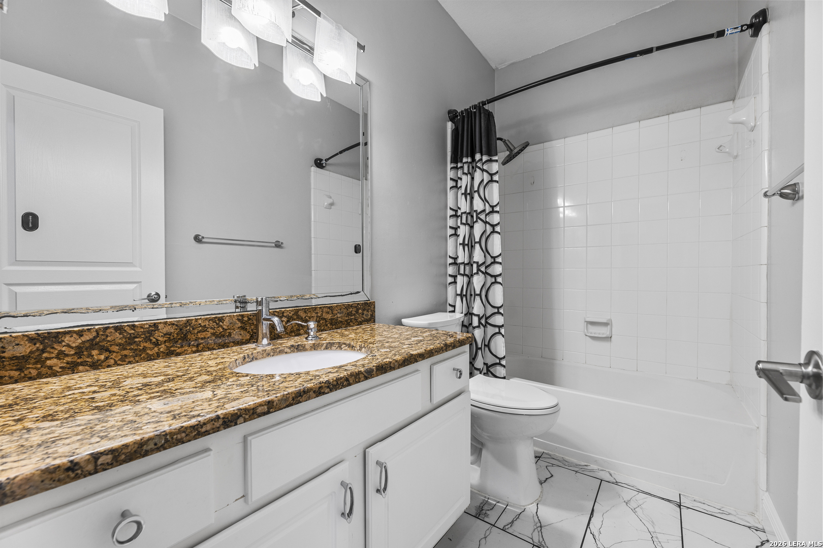 2555 Crested Heights