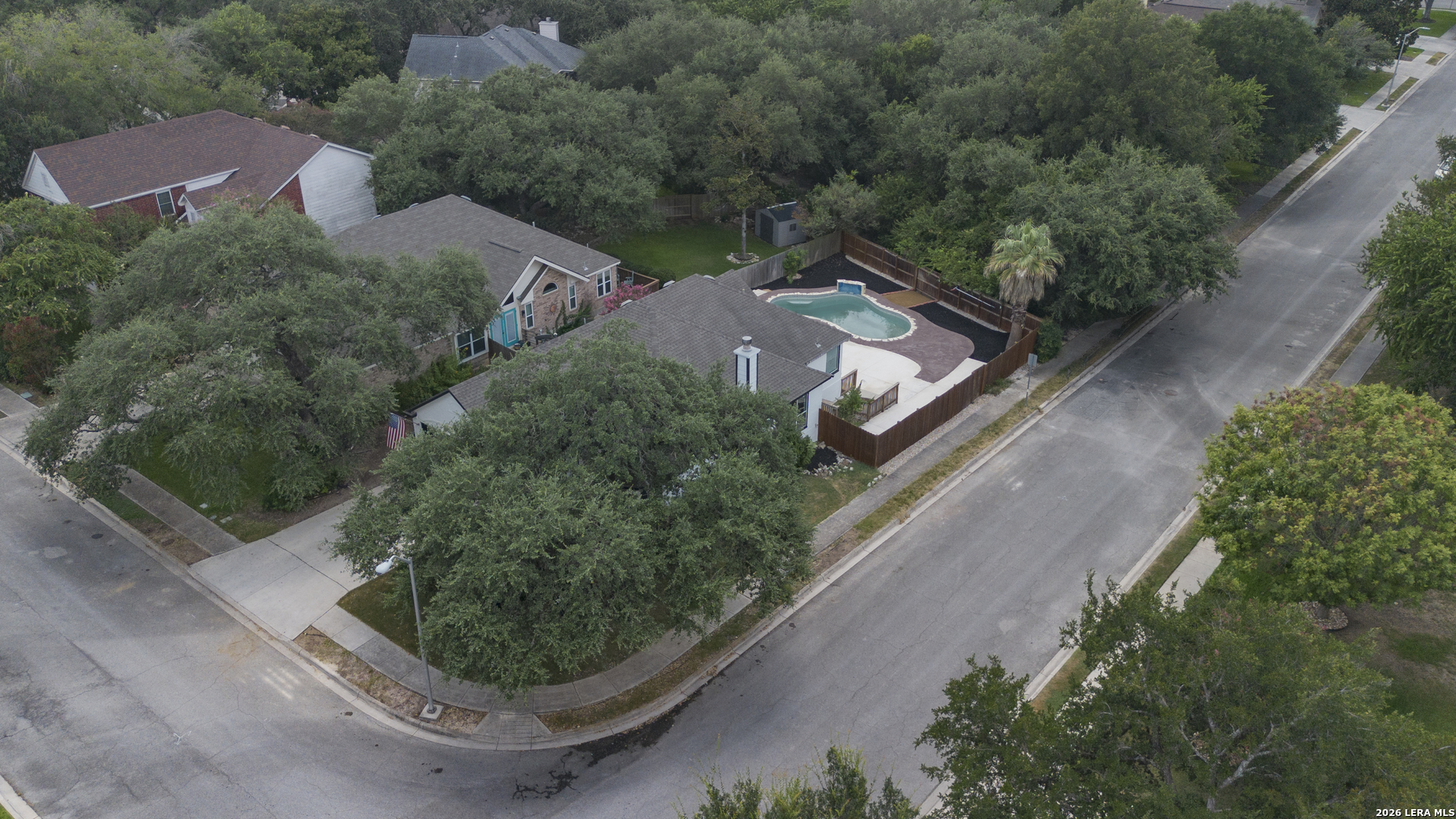 2555 Crested Heights