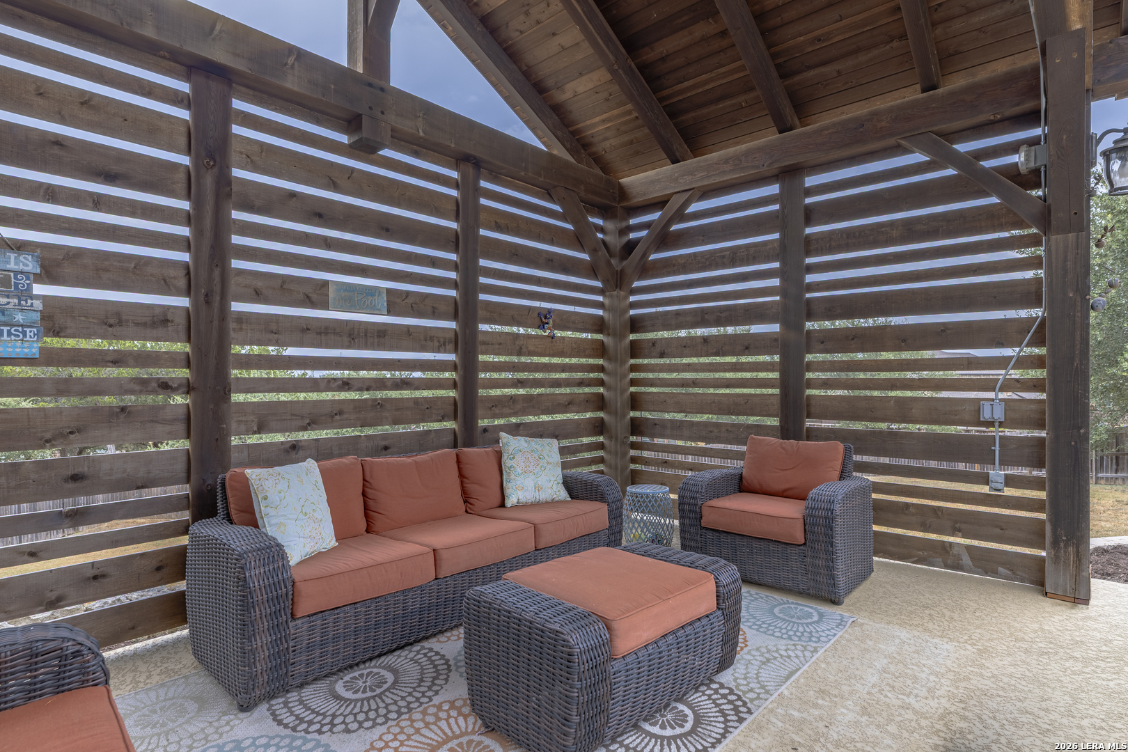 9035 Woodland Trce