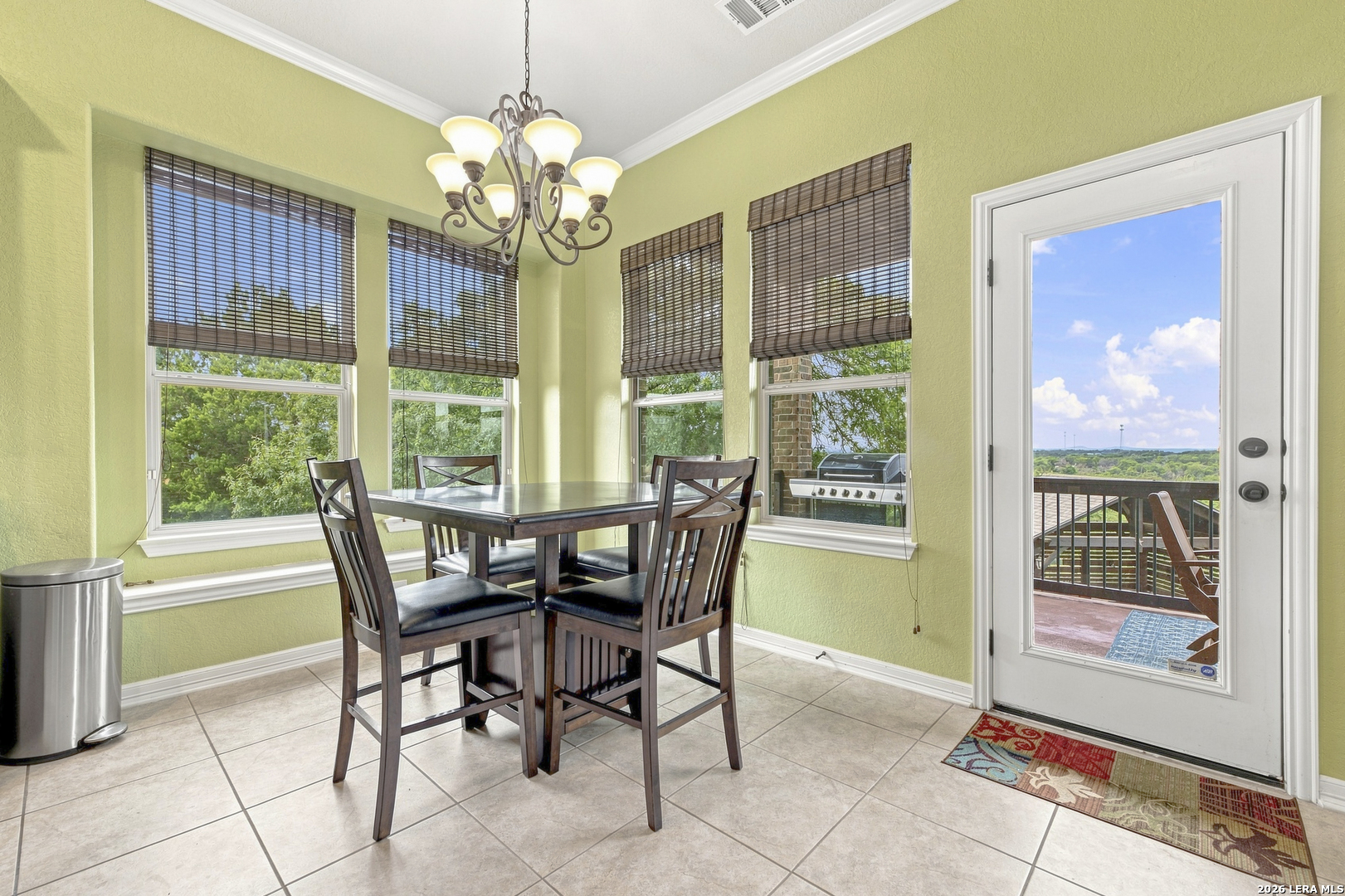 9035 Woodland Trce