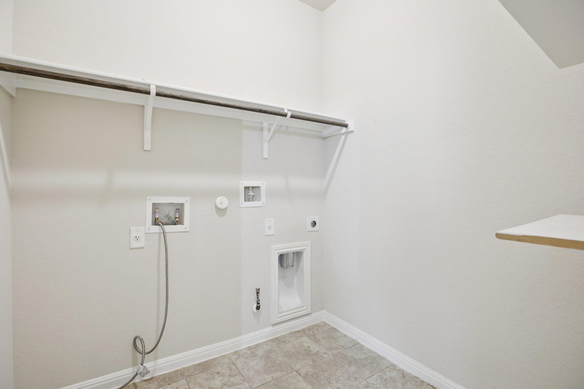 176 Mayney LN