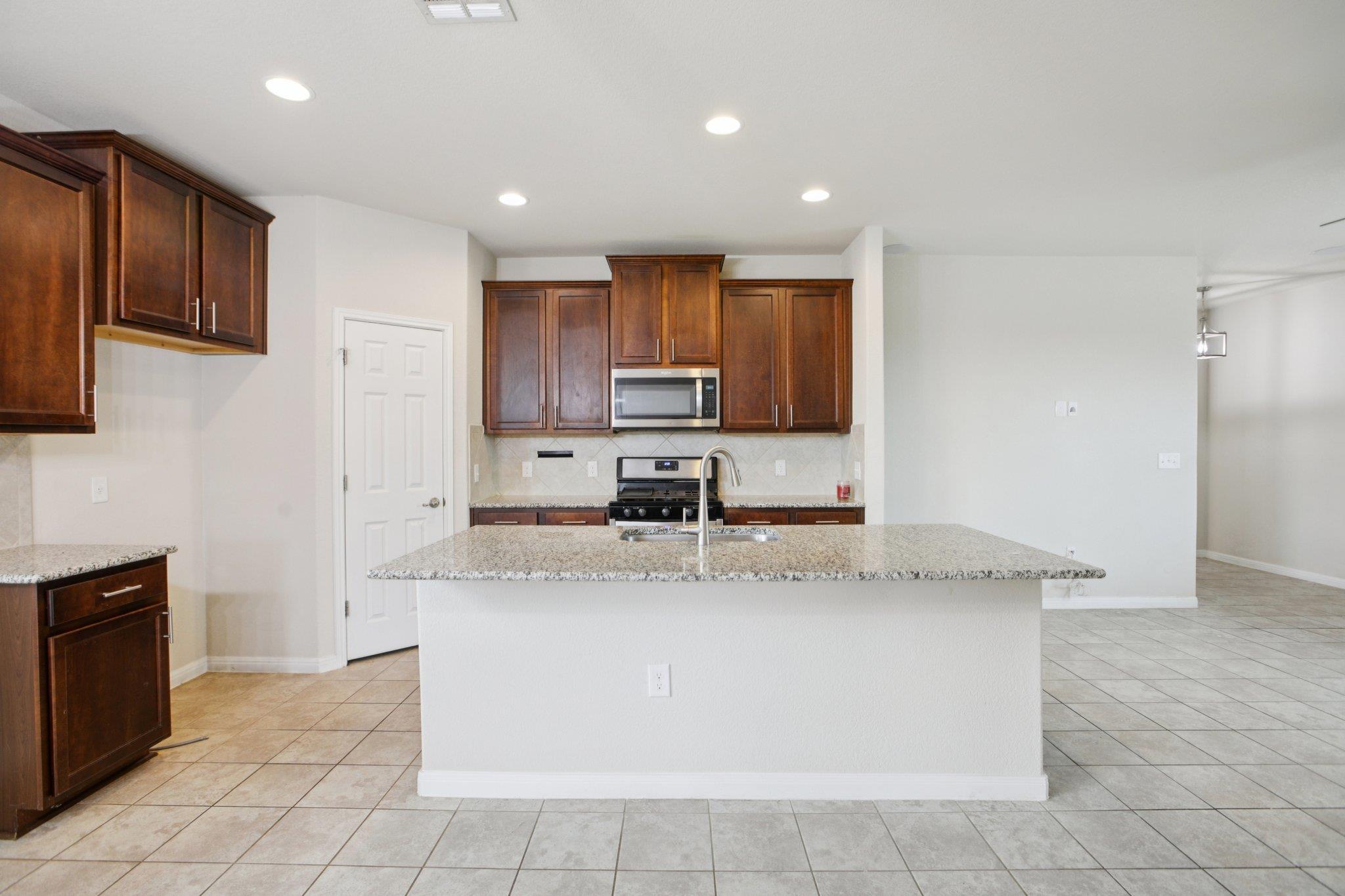 176 Mayney LN