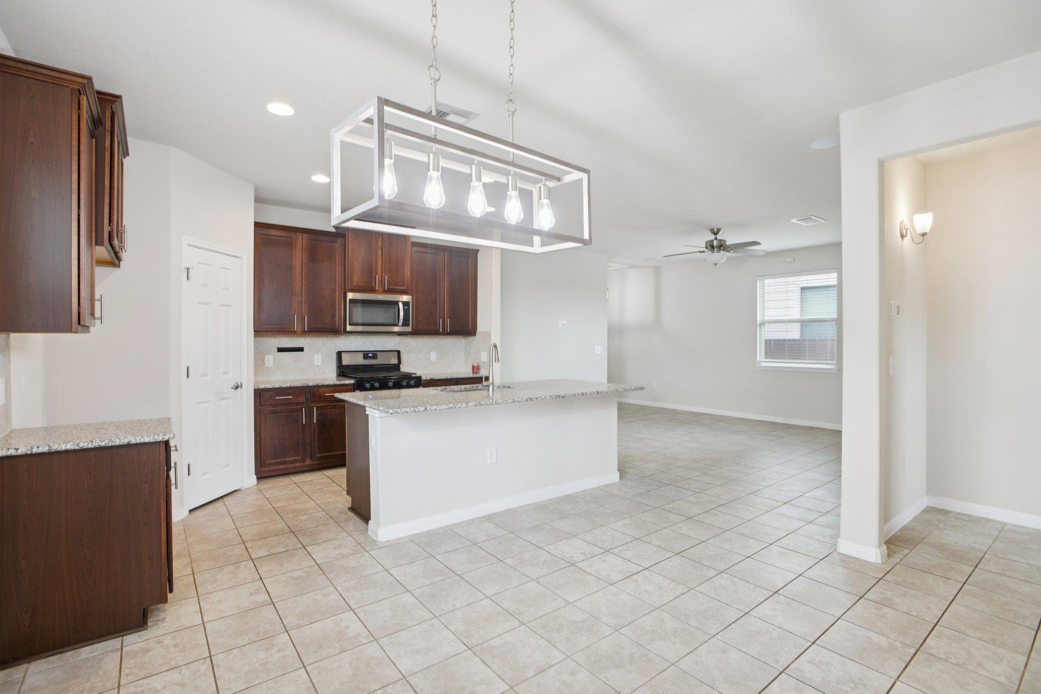 176 Mayney LN