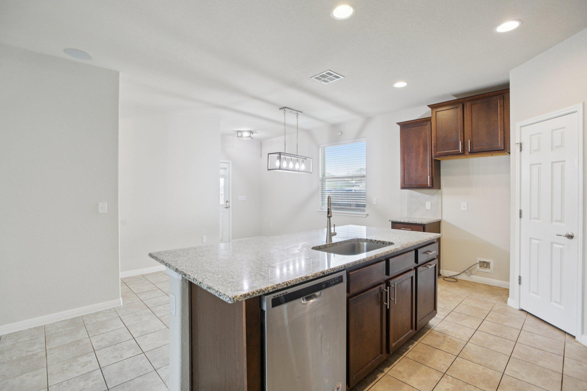 176 Mayney LN
