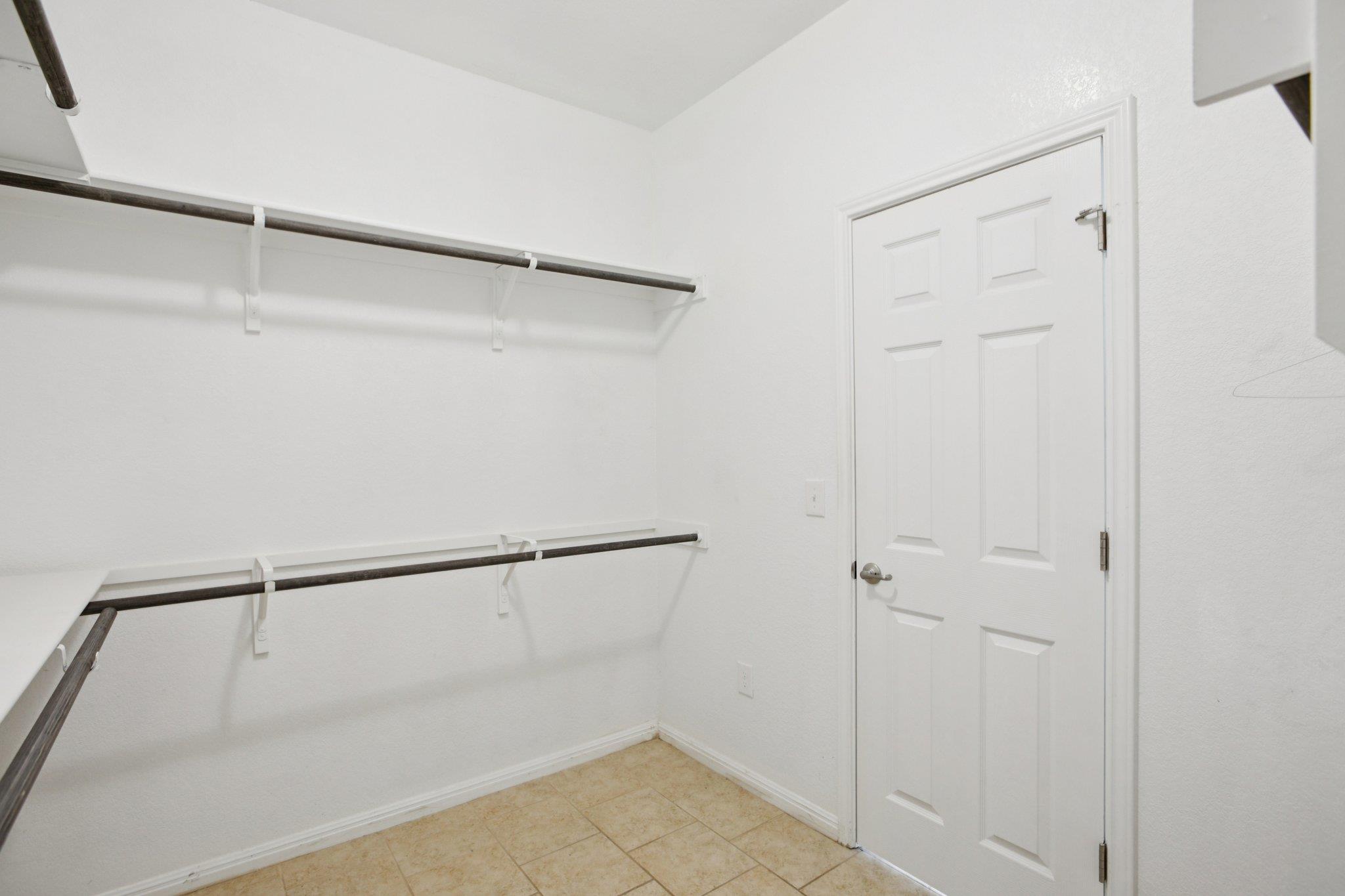 176 Mayney LN