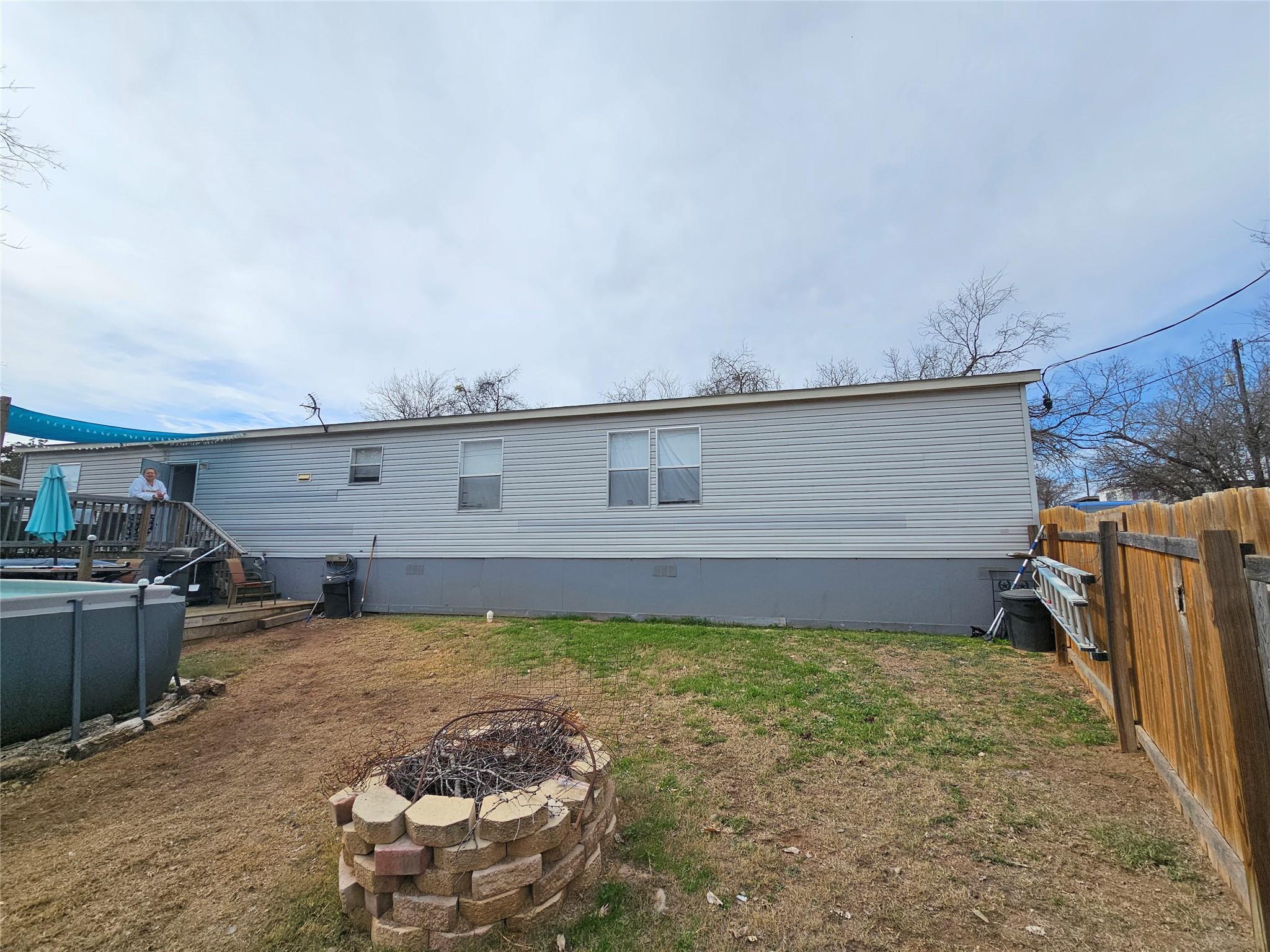 837 Southwood DR