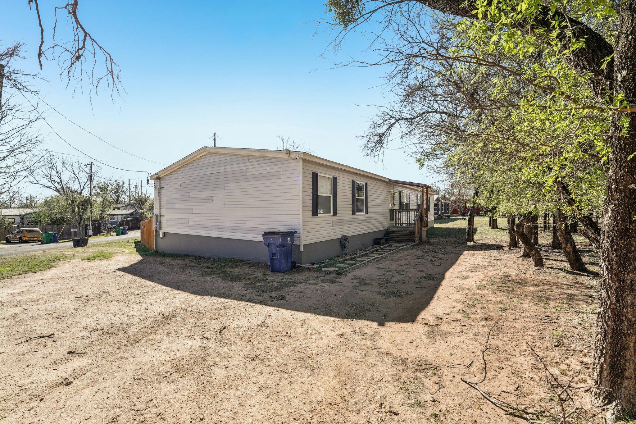 837 Southwood DR