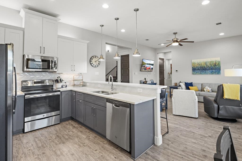 208 Archview Lane
