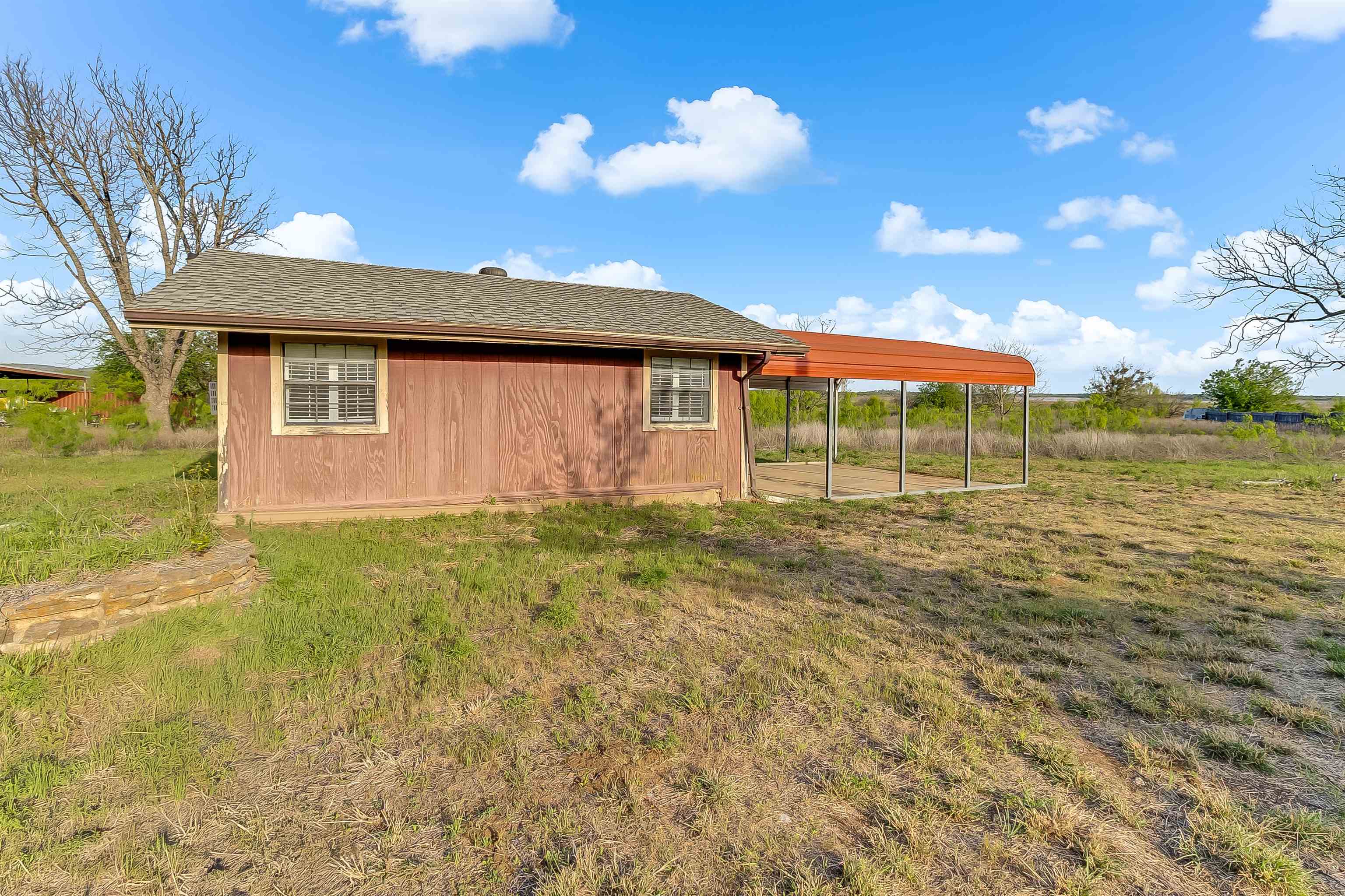 950 County Road 221