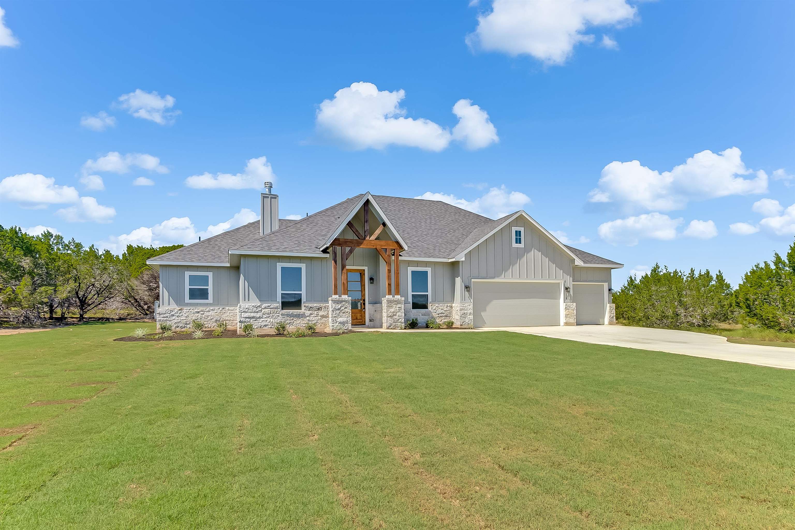 118 Rosebud Ranch Road