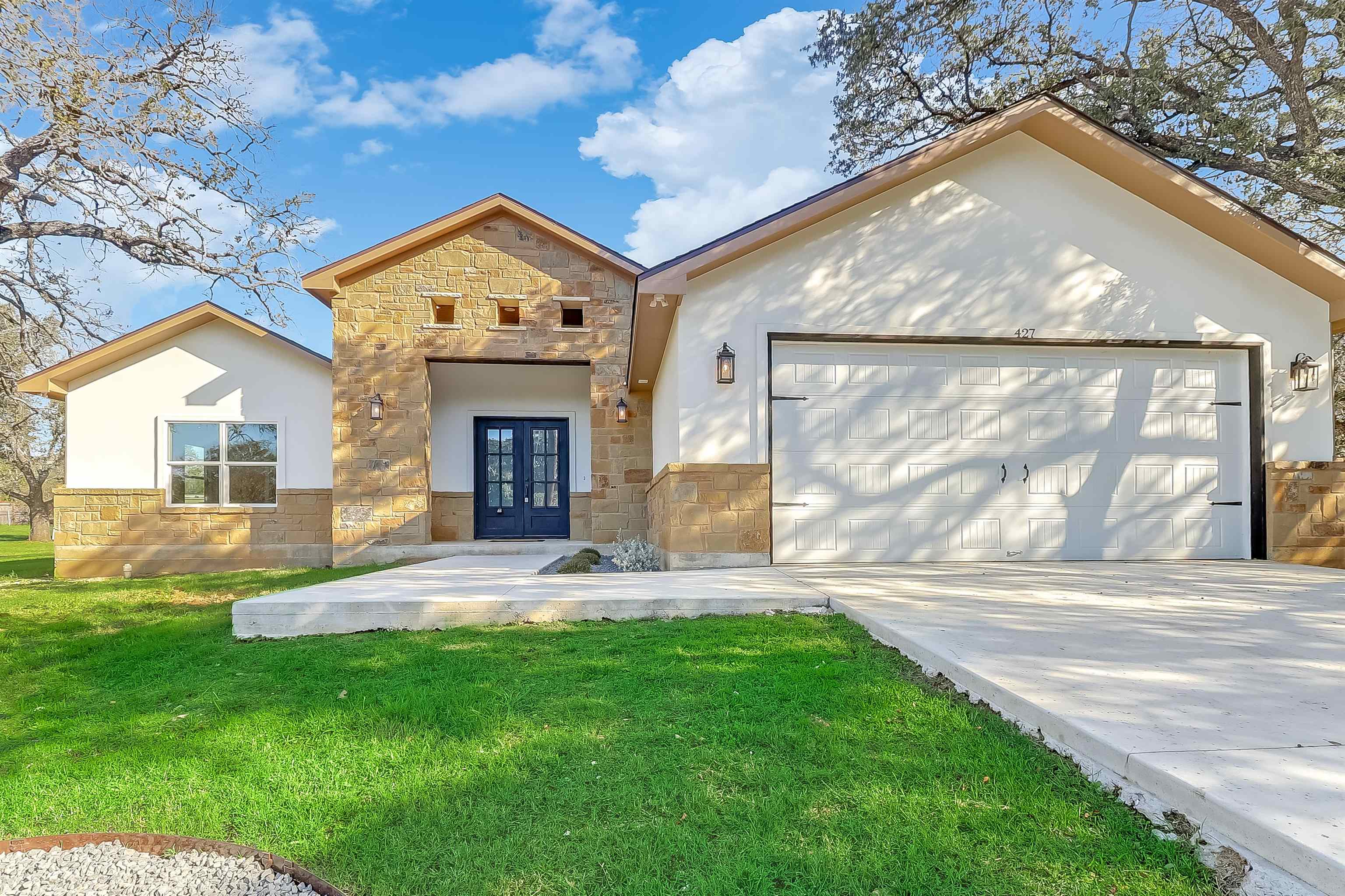 427 E Castleshoals Dr