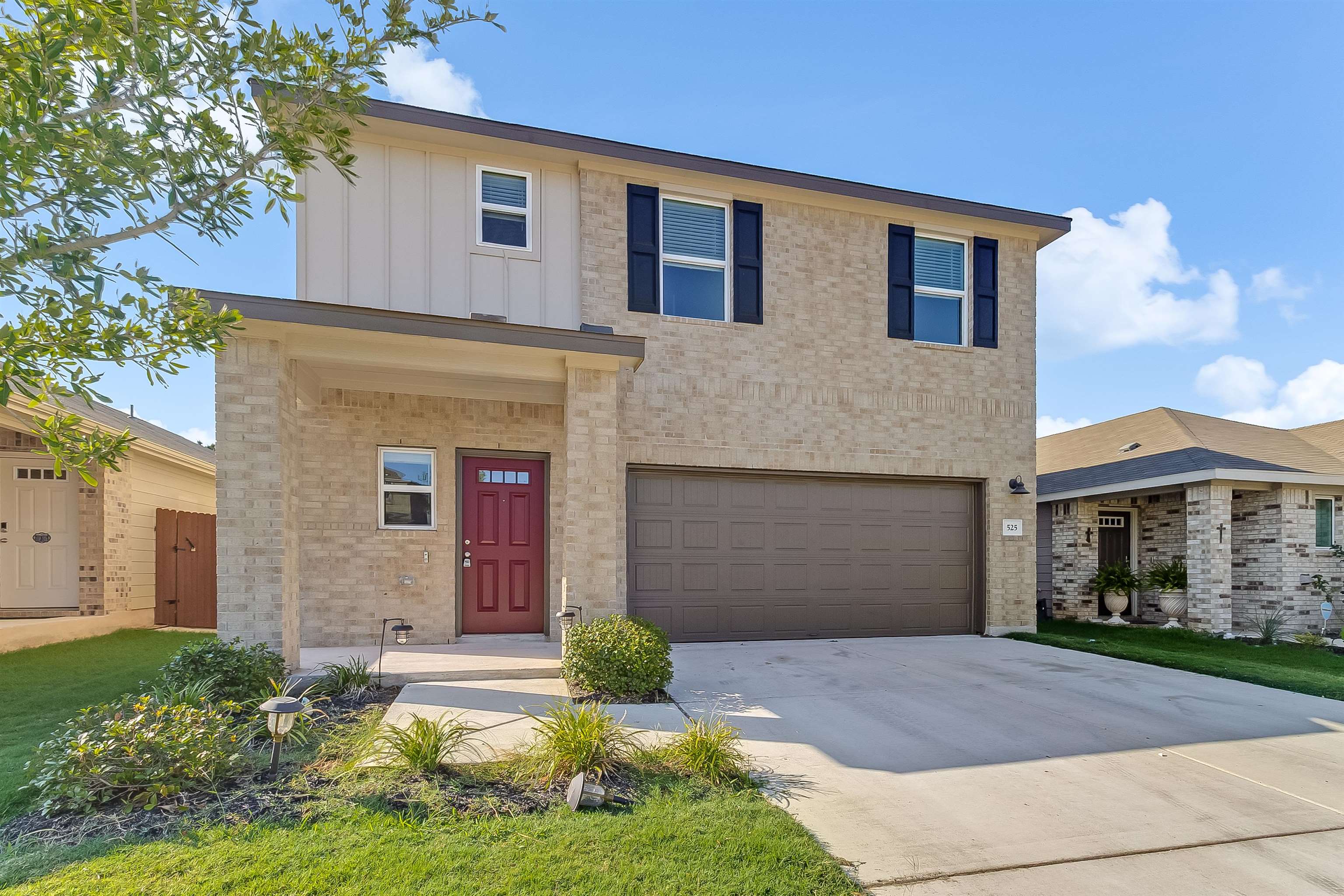 525 Longmount Cove