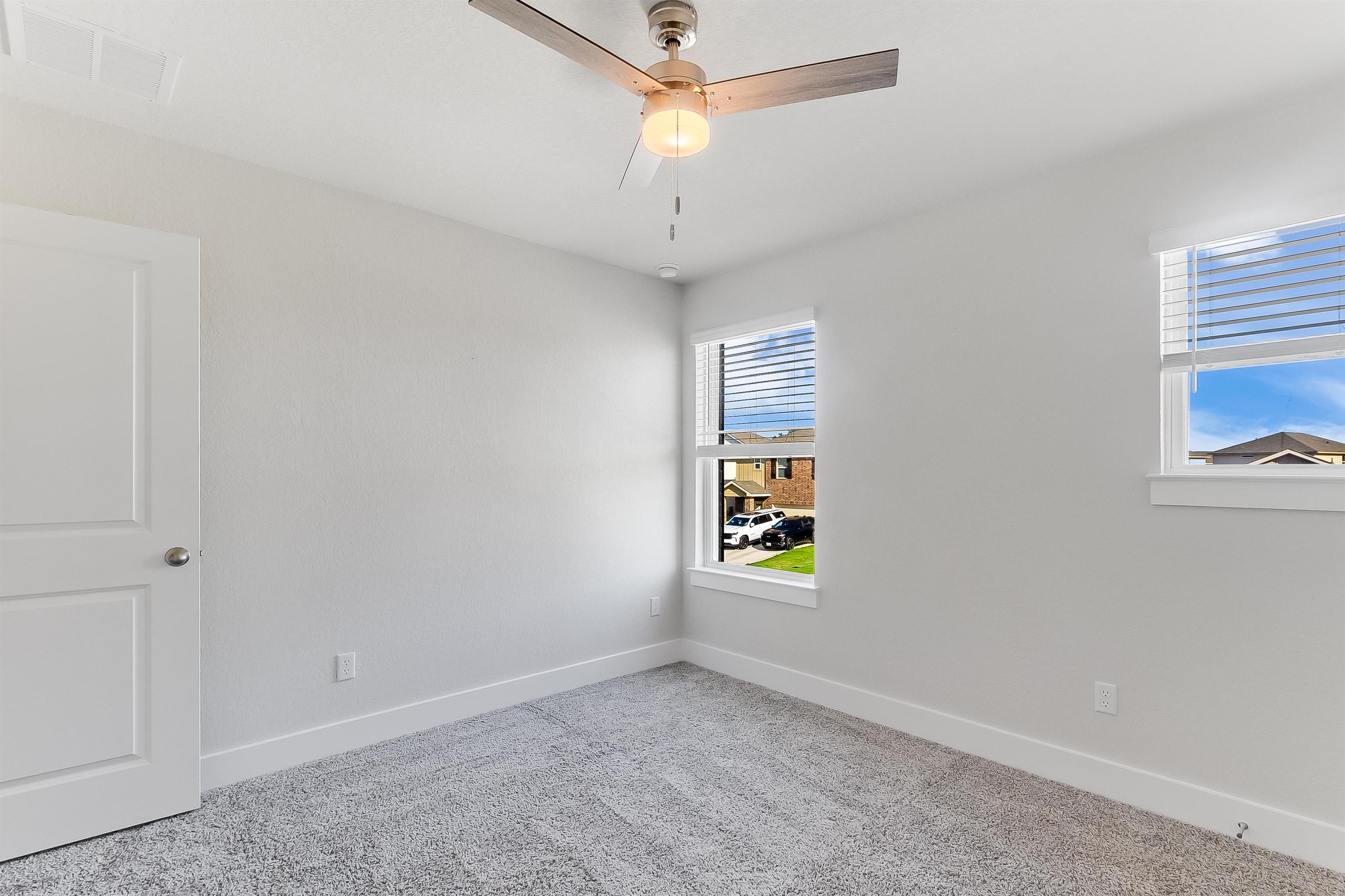 525 Longmount Cove