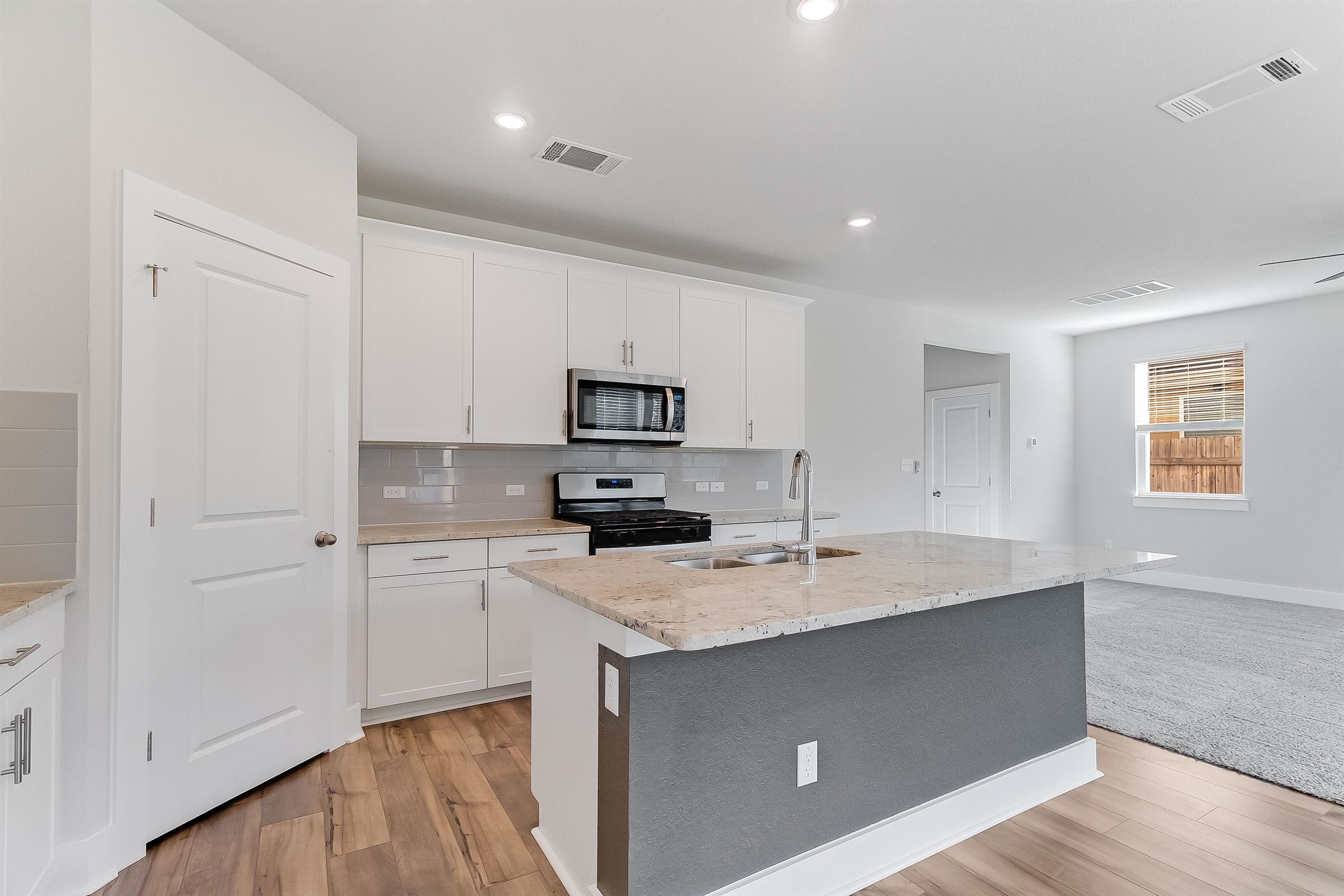 525 Longmount Cove