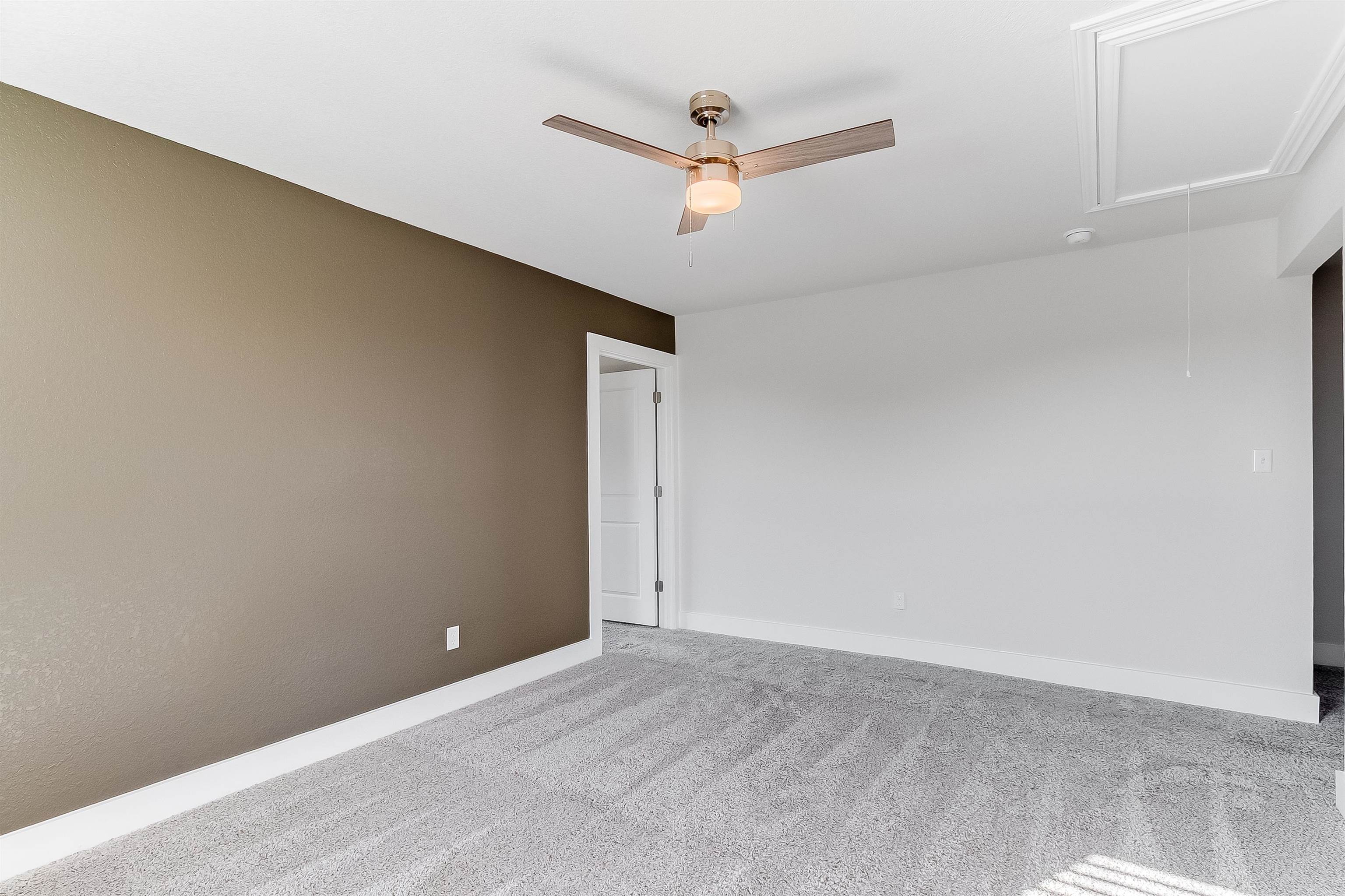 525 Longmount Cove