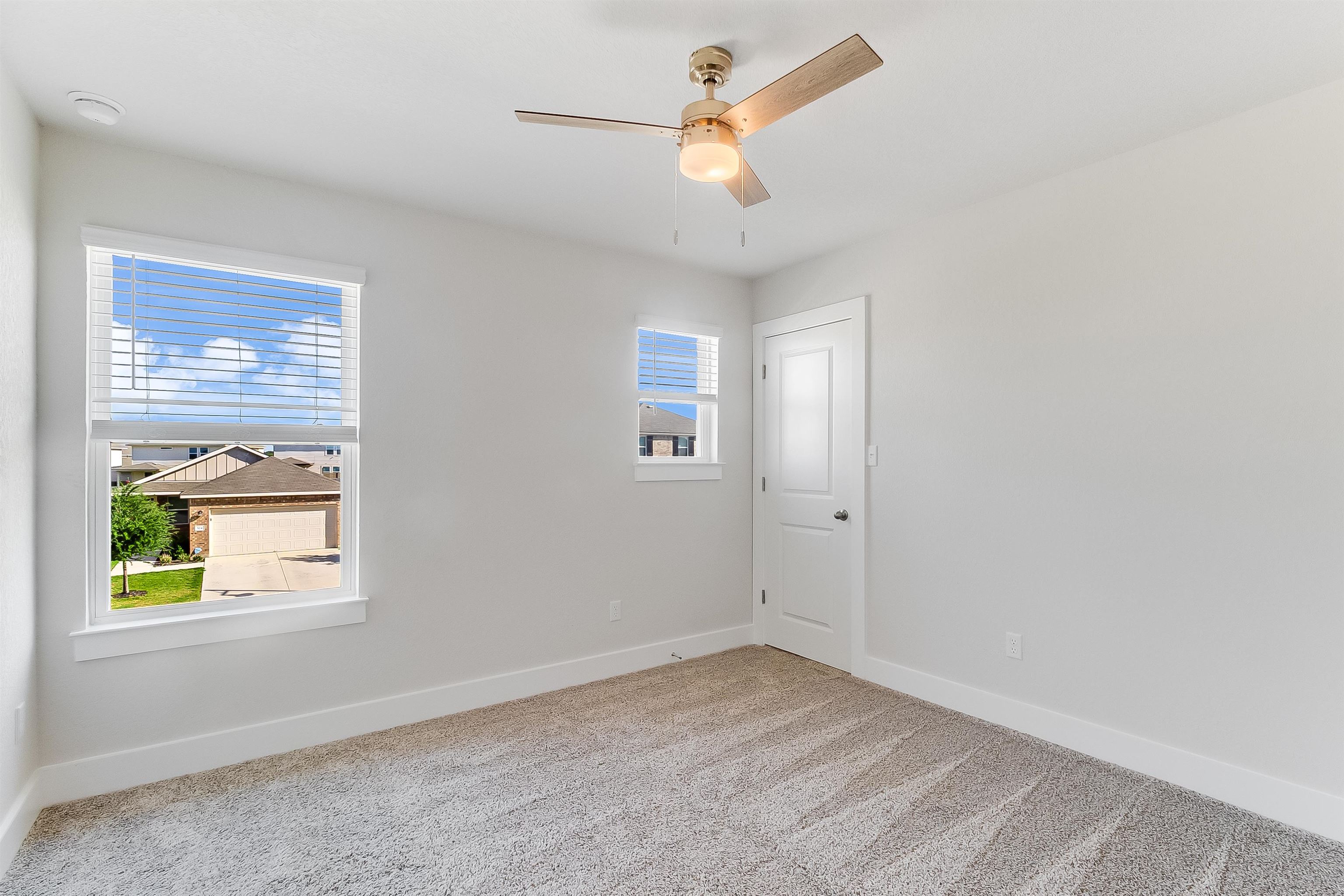 525 Longmount Cove