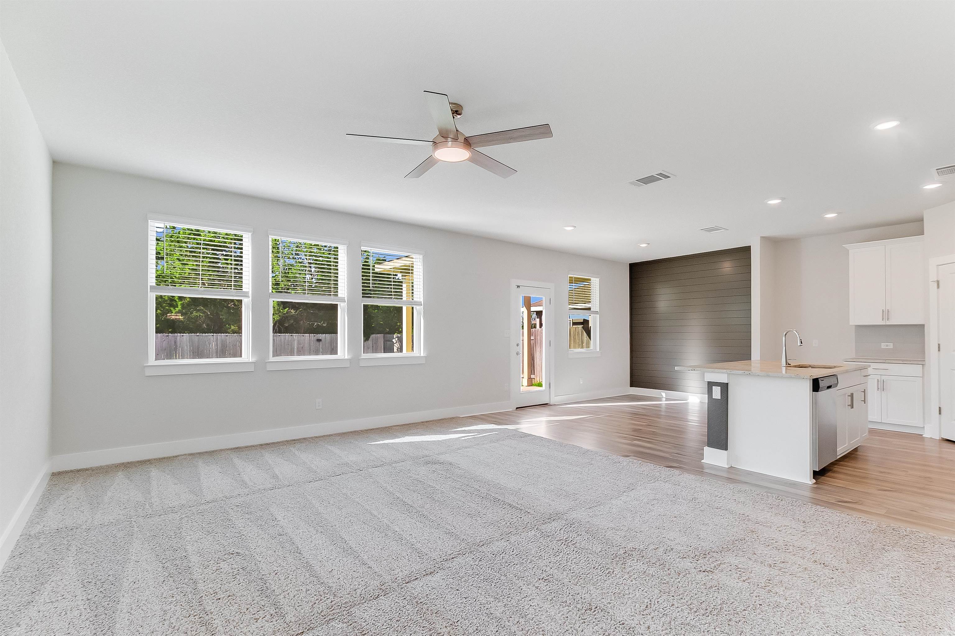 525 Longmount Cove