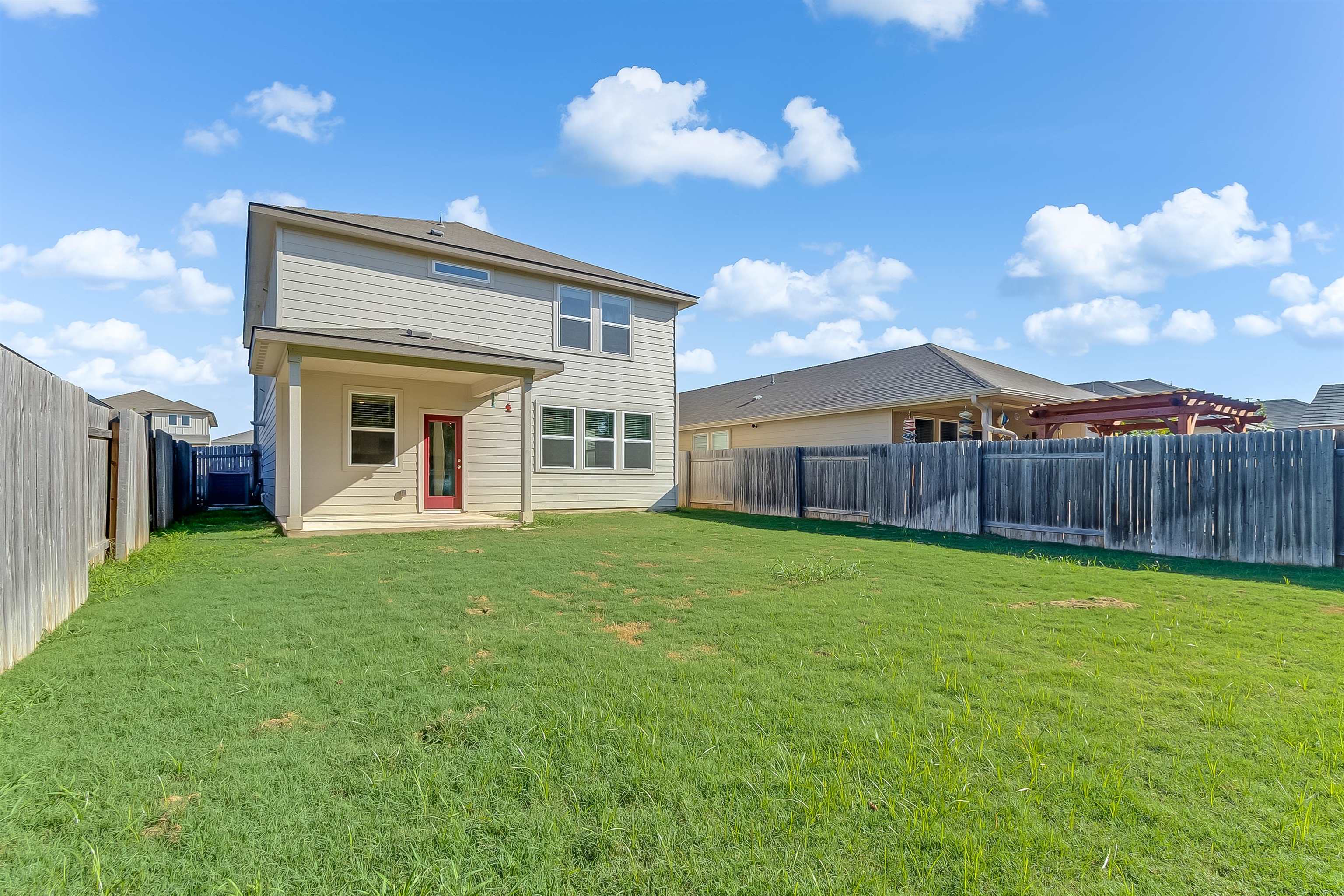 525 Longmount Cove