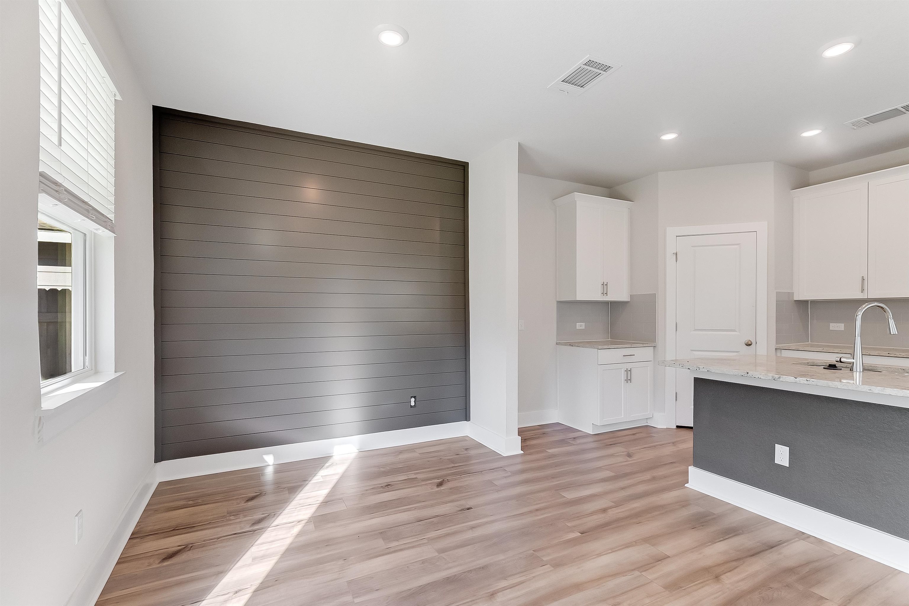 525 Longmount Cove