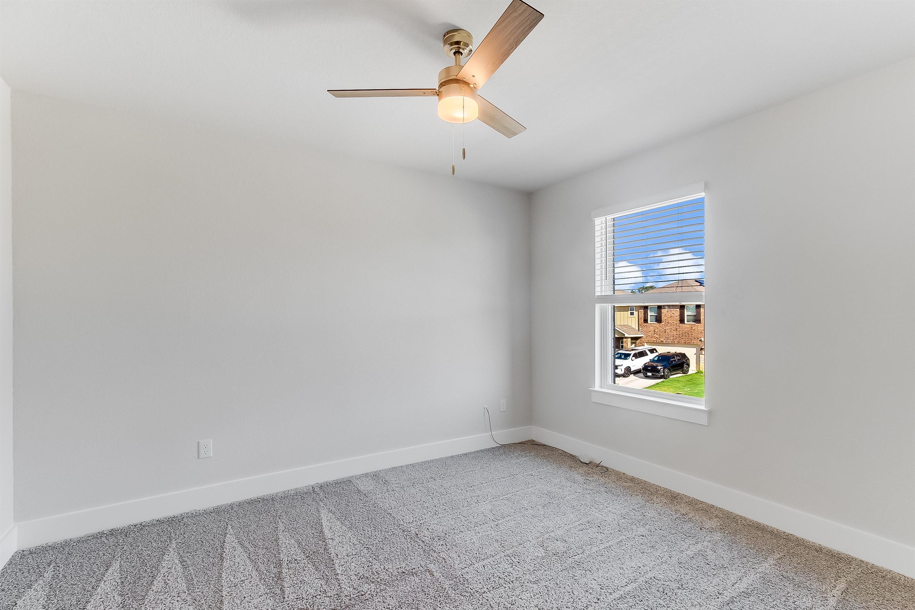 525 Longmount Cove