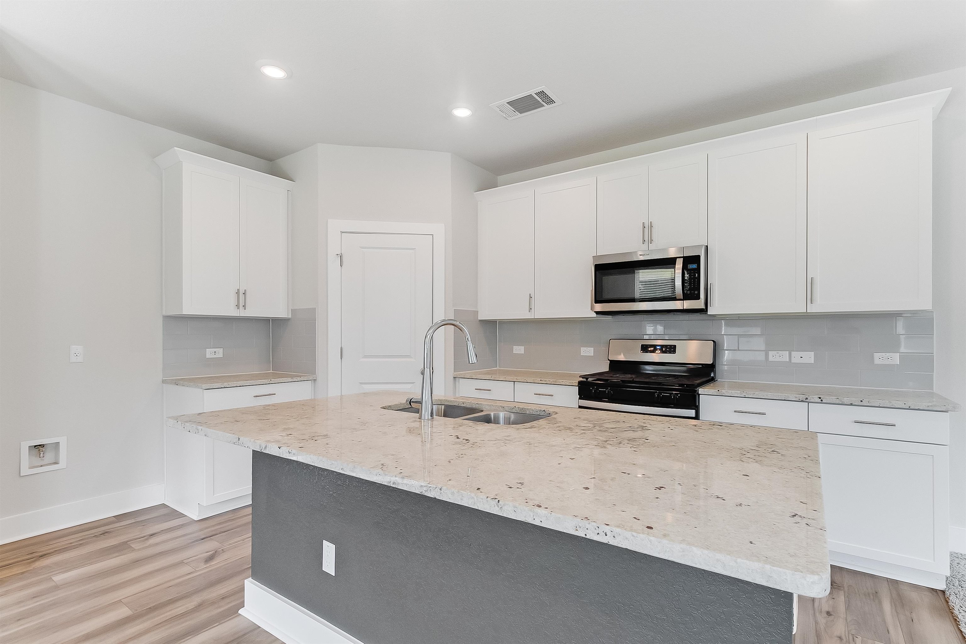 525 Longmount Cove