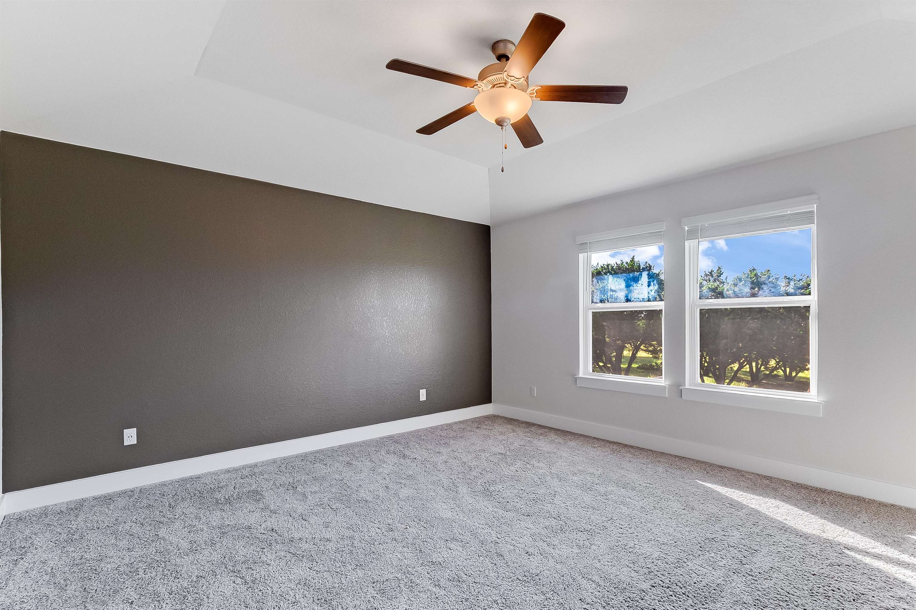 525 Longmount Cove