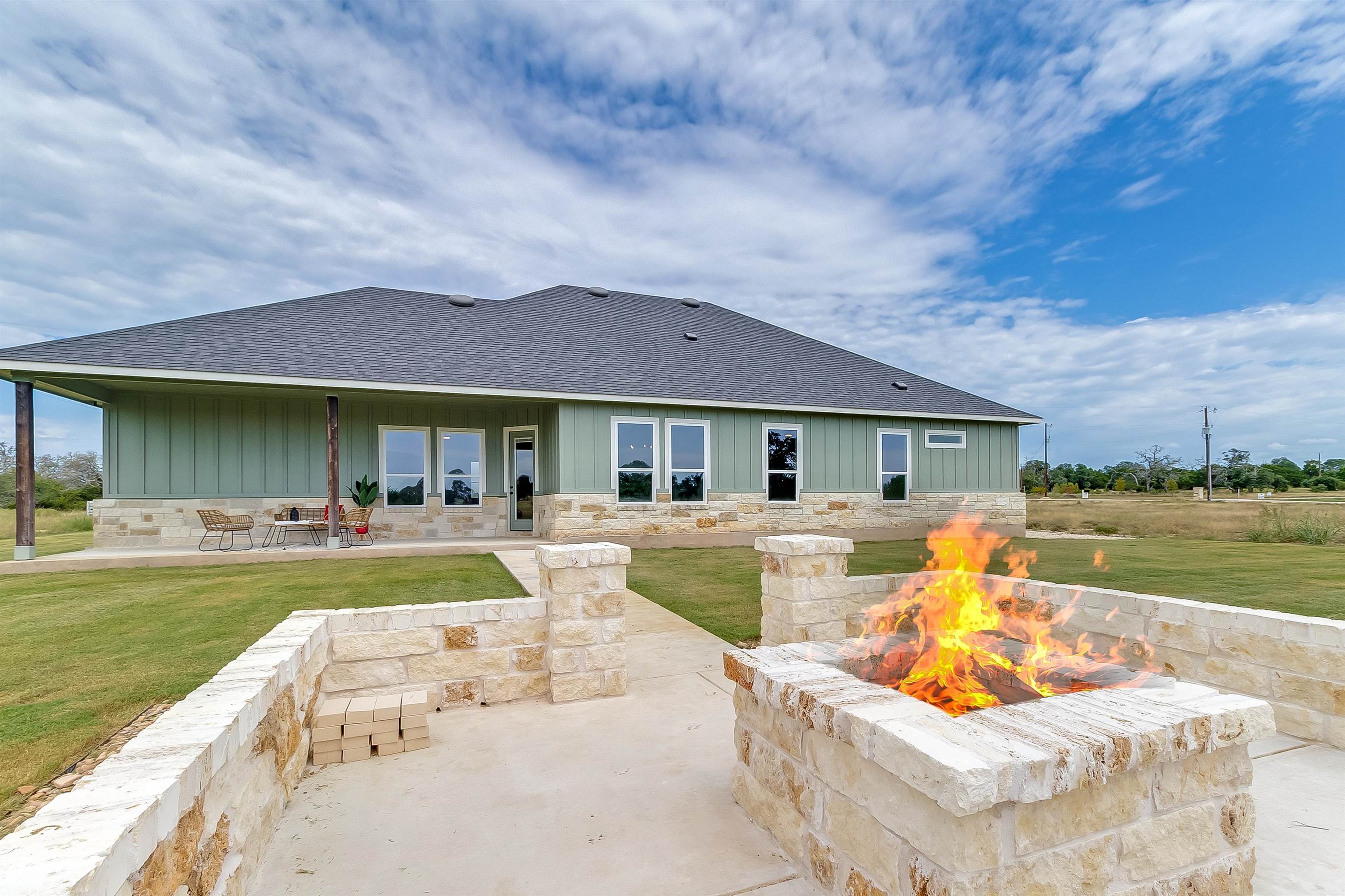 111 S Draper Lane