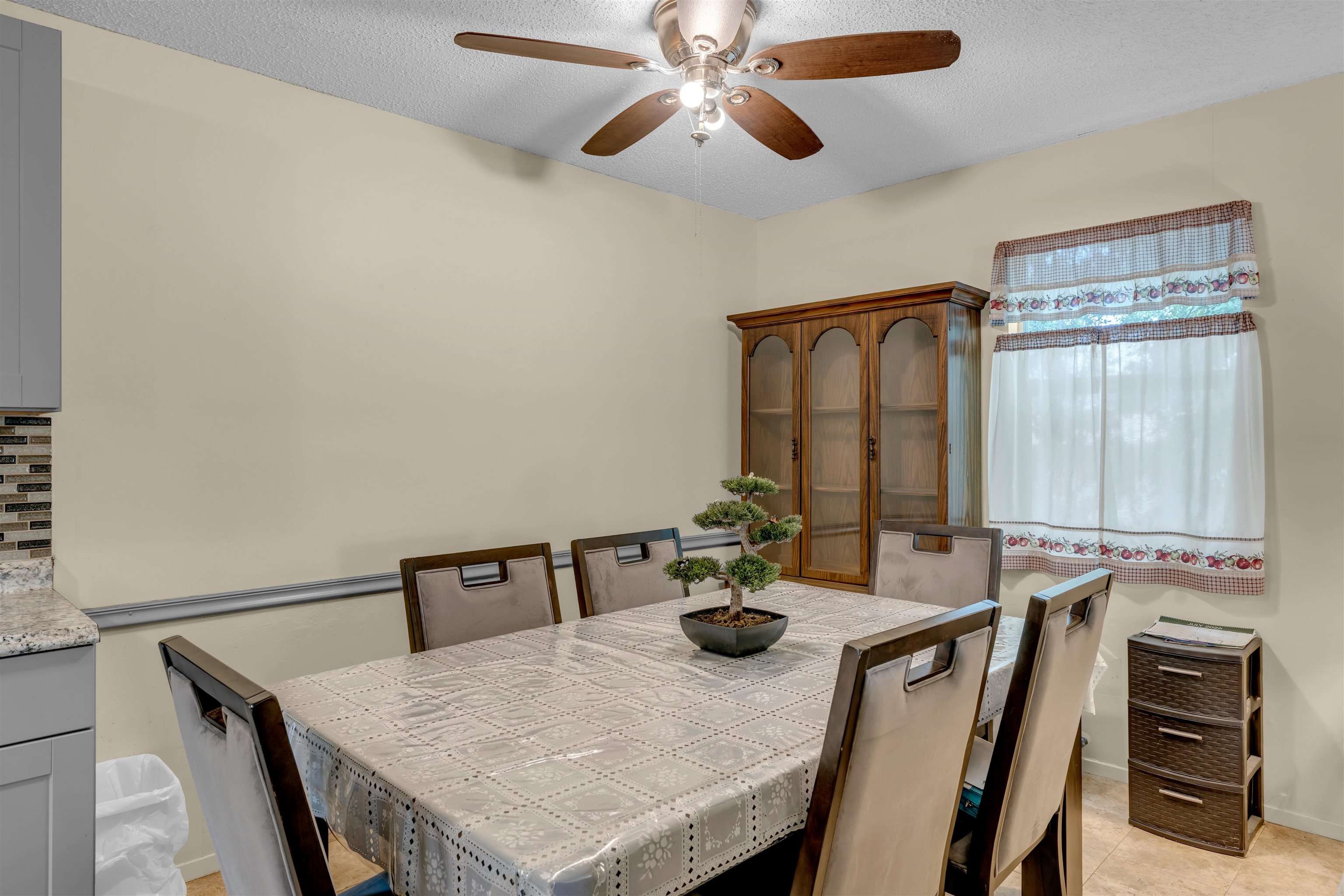 1607 Oatman