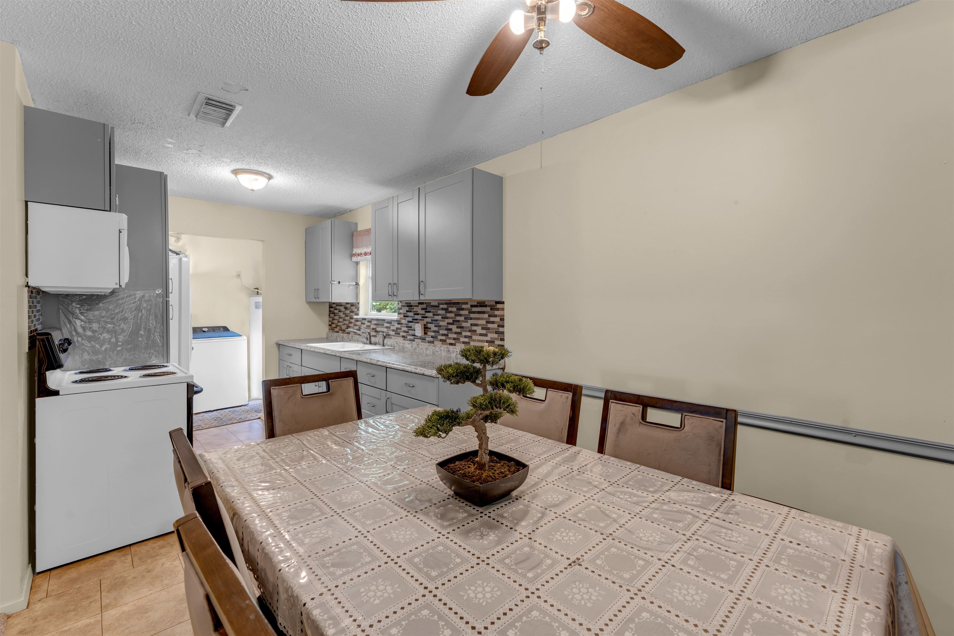 1607 Oatman