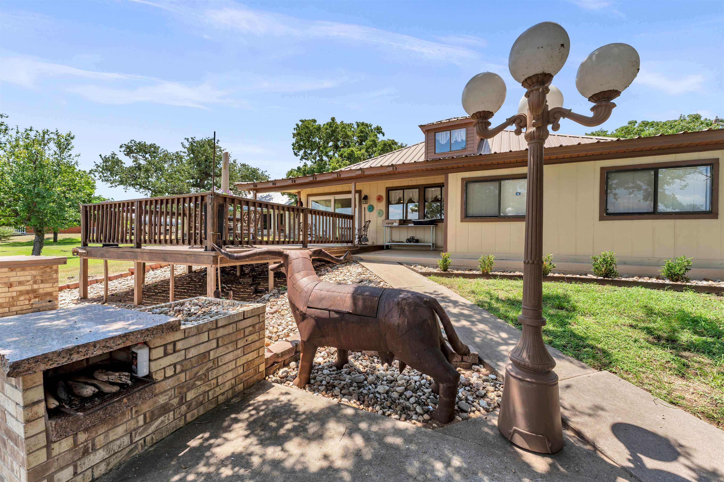 386 Lake Loop