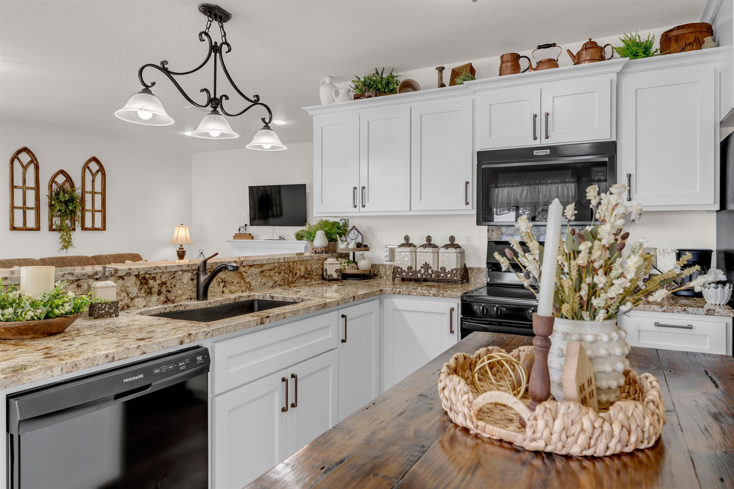 386 Lake Loop