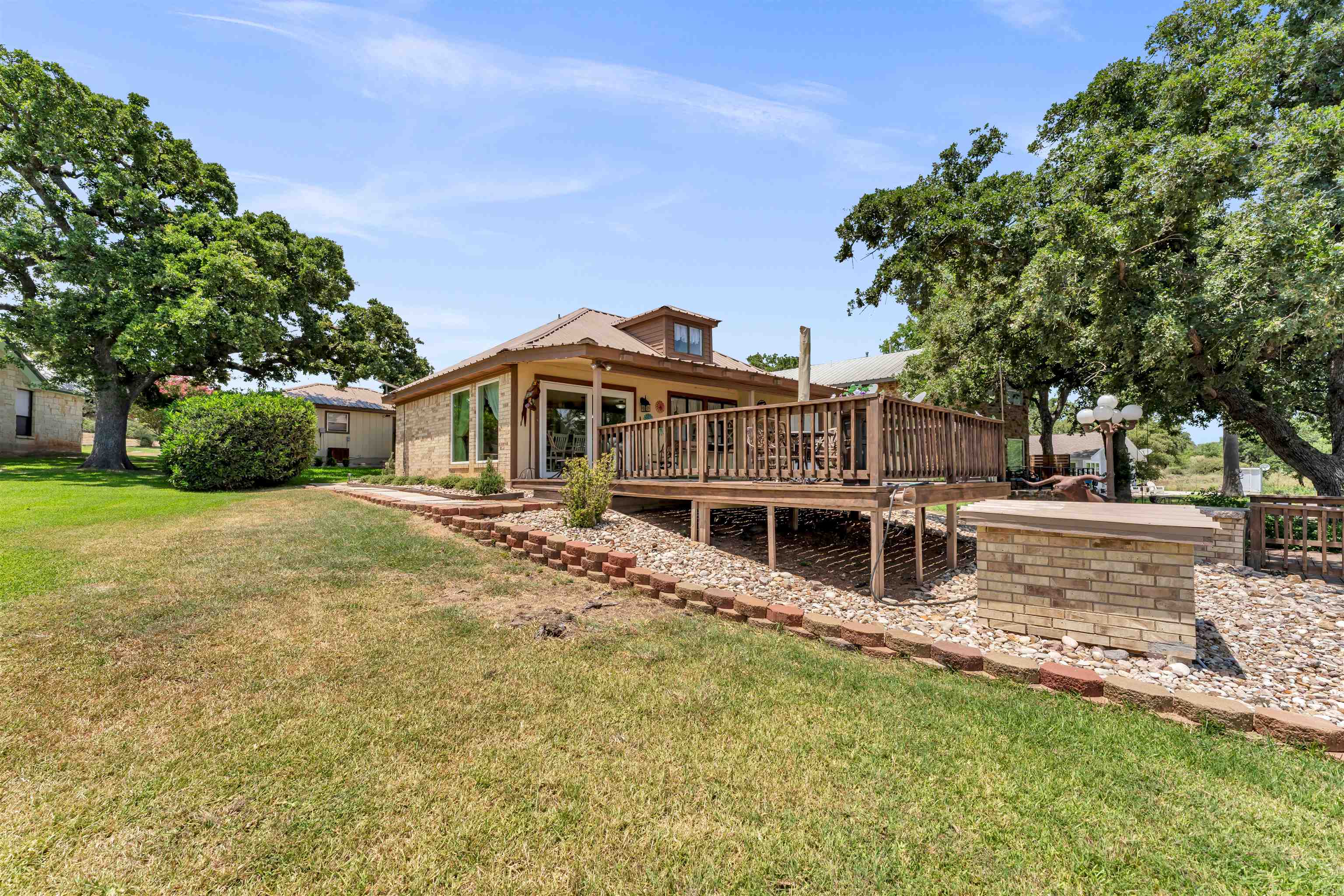 386 Lake Loop