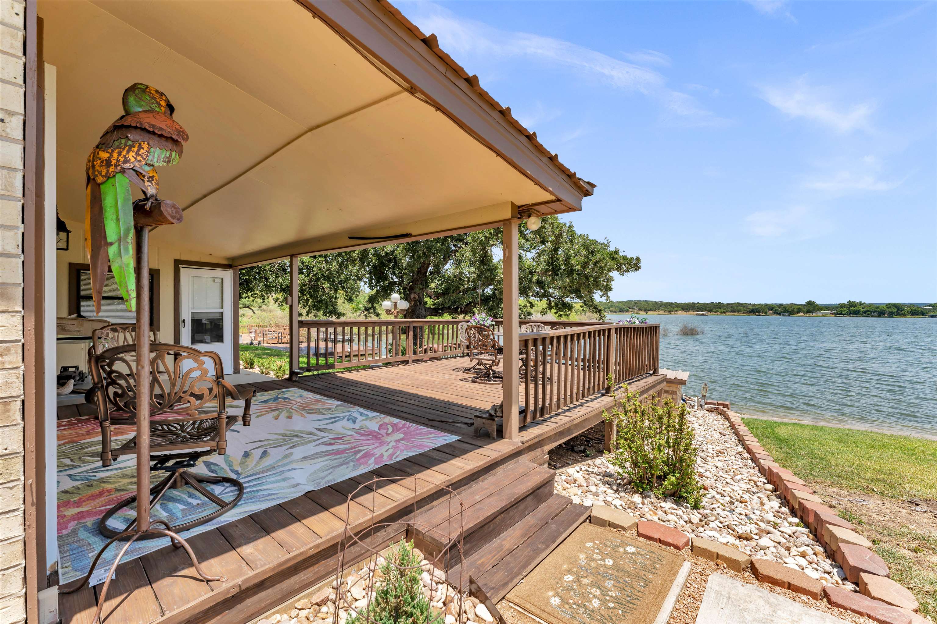386 Lake Loop