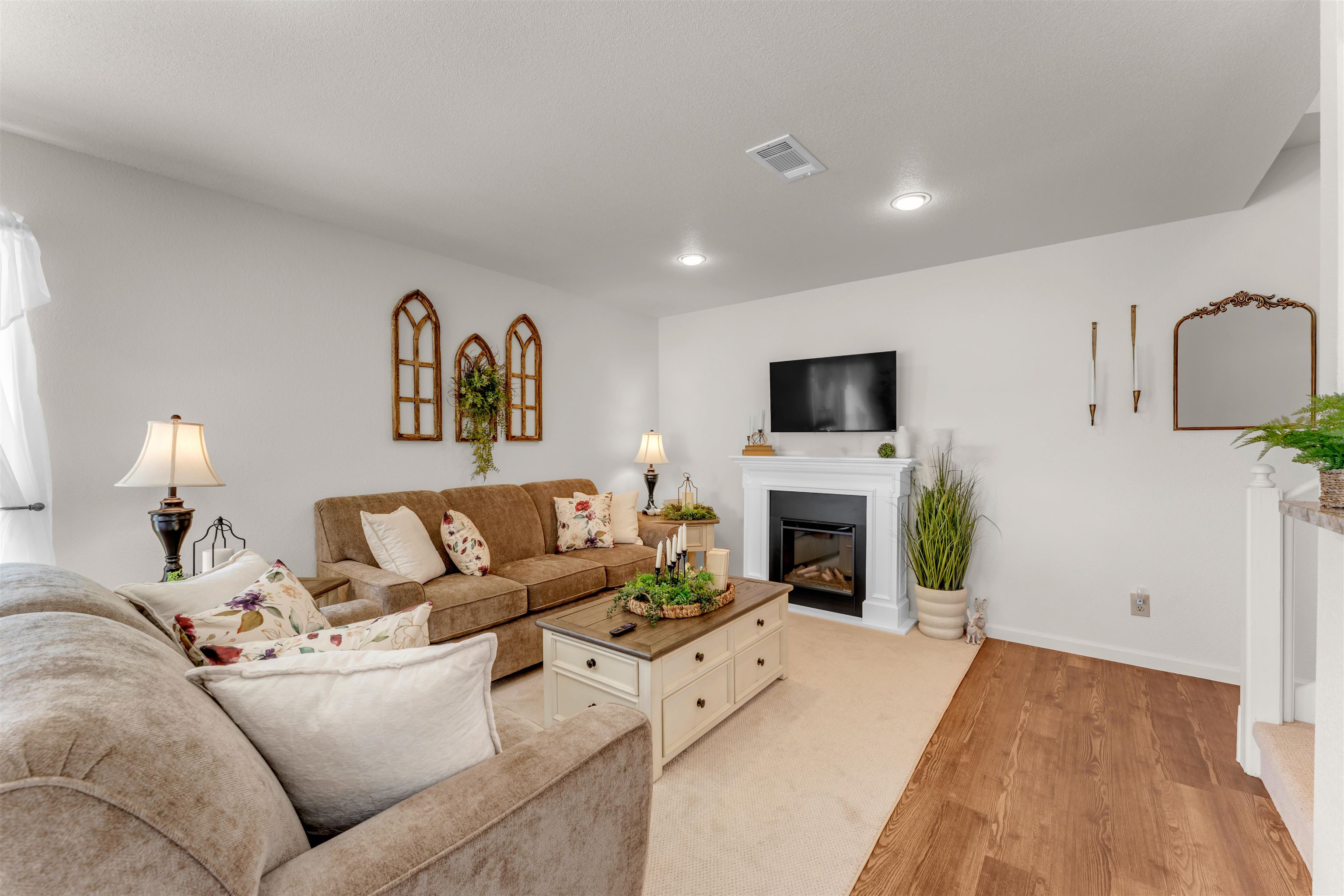 386 Lake Loop