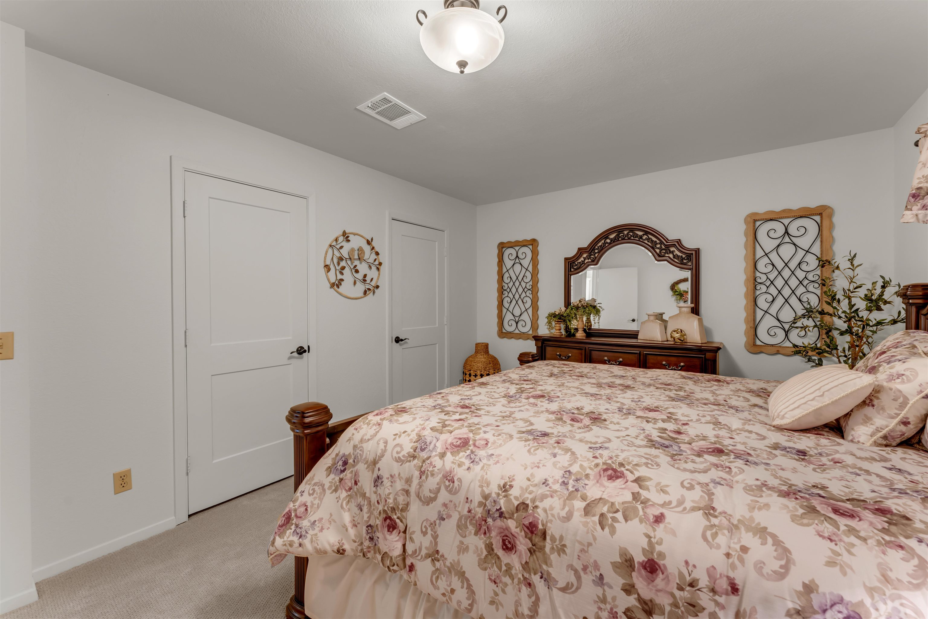386 Lake Loop