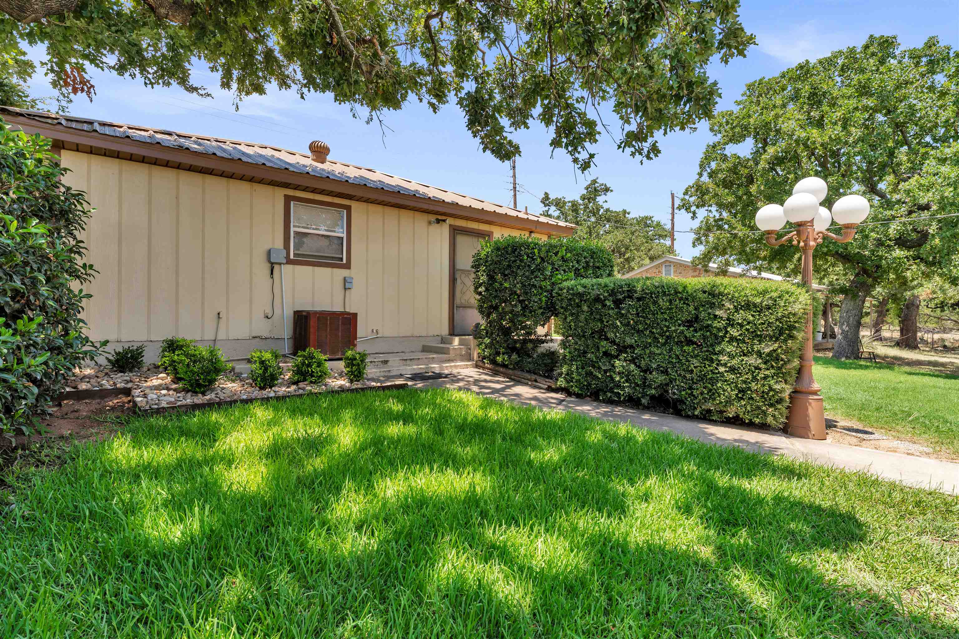 386 Lake Loop