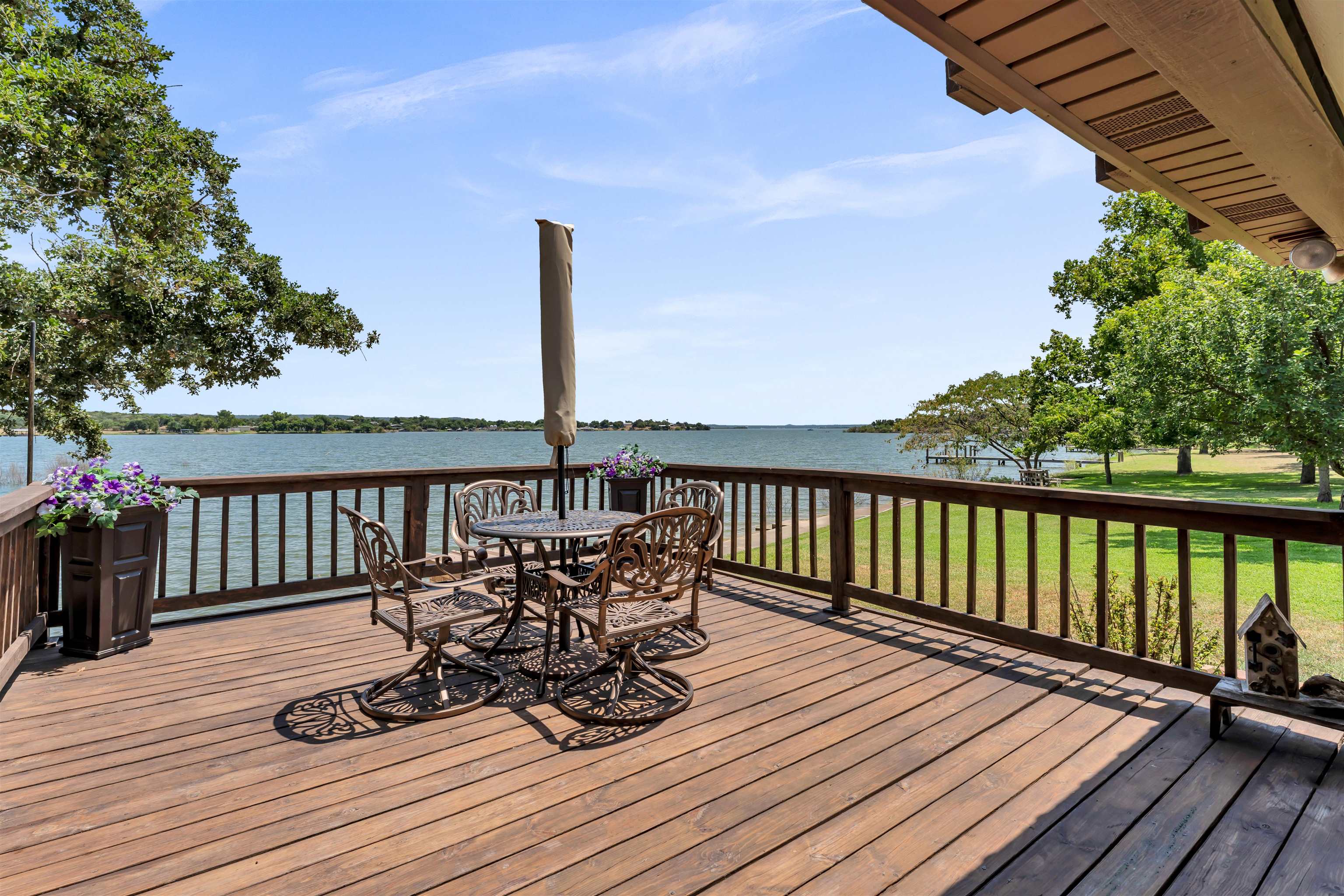 386 Lake Loop