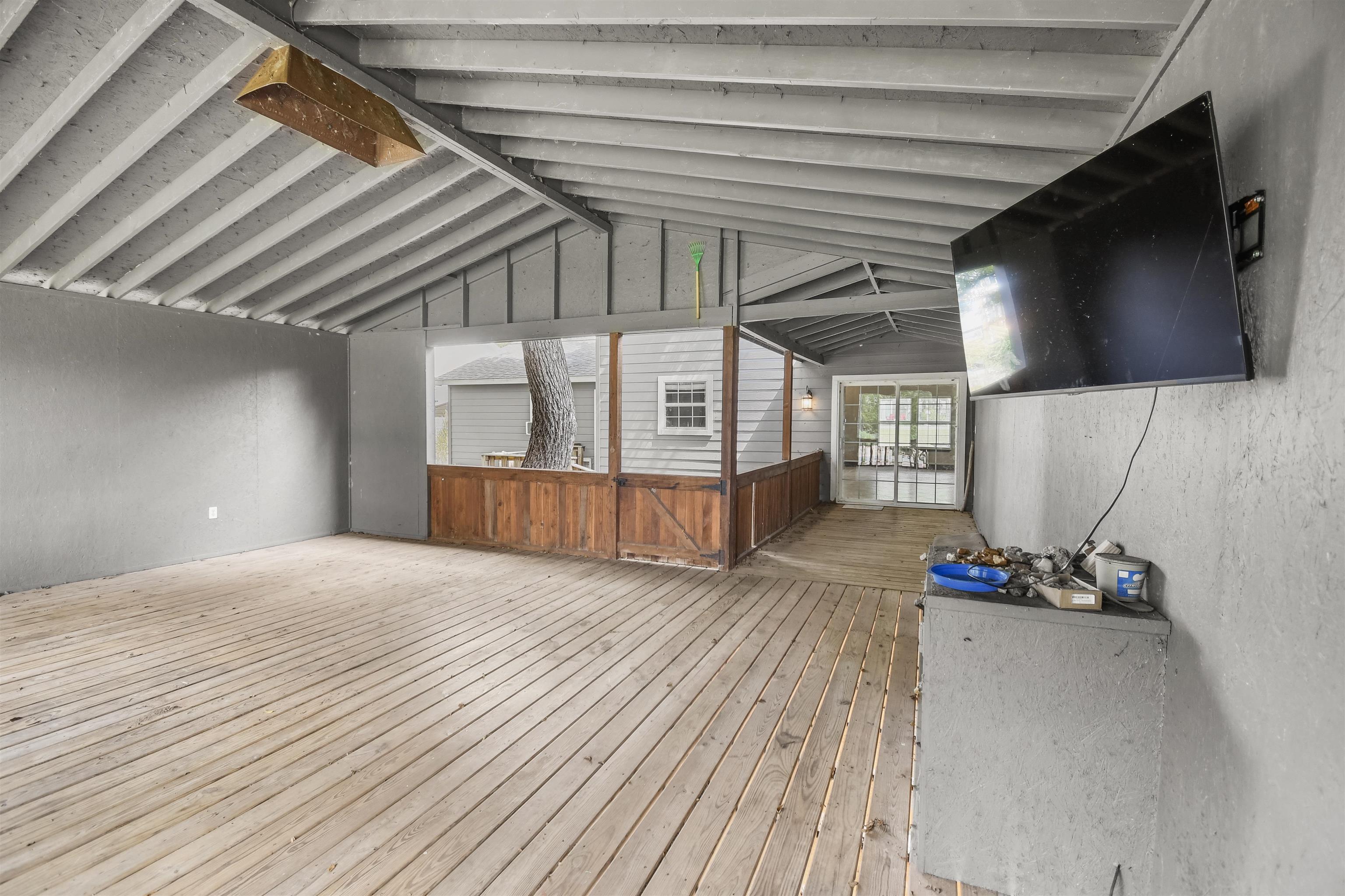 6450 River Oaks Drive
