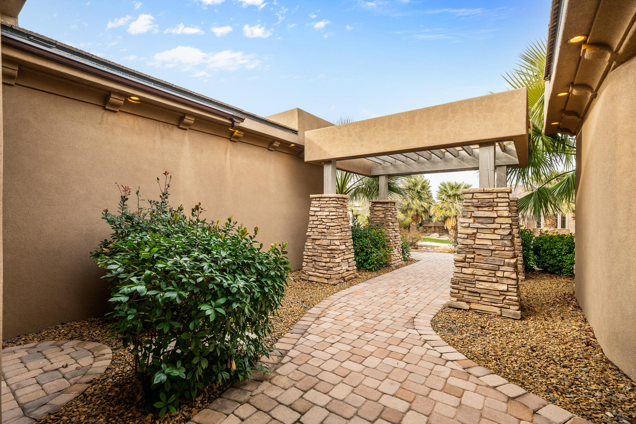 2442 E Granite Way