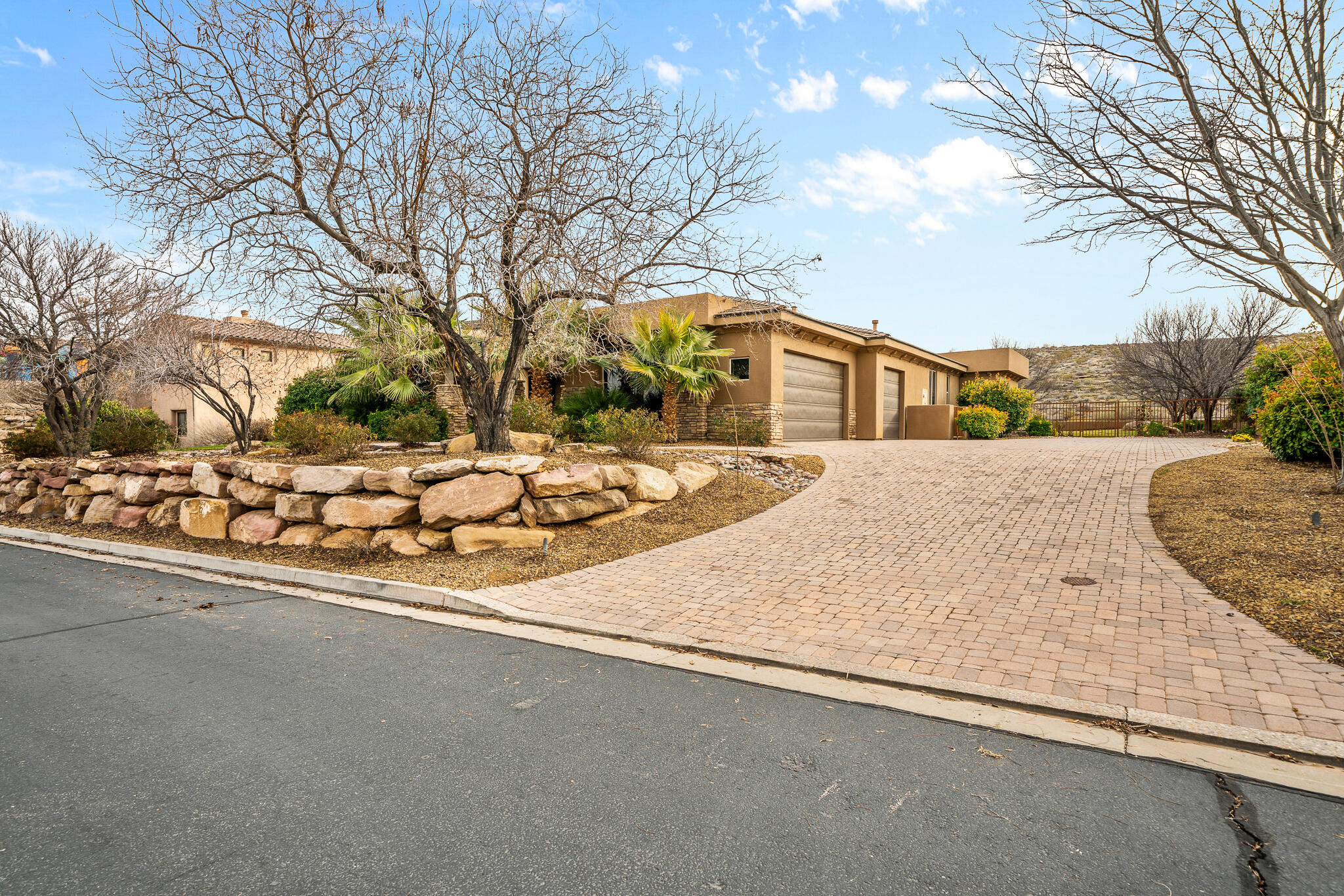 2442 E Granite Way