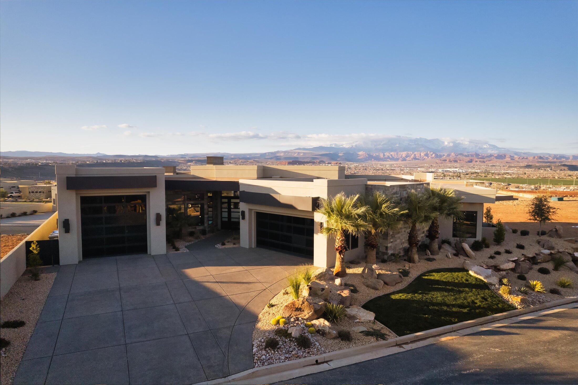 2711 E Granite Way