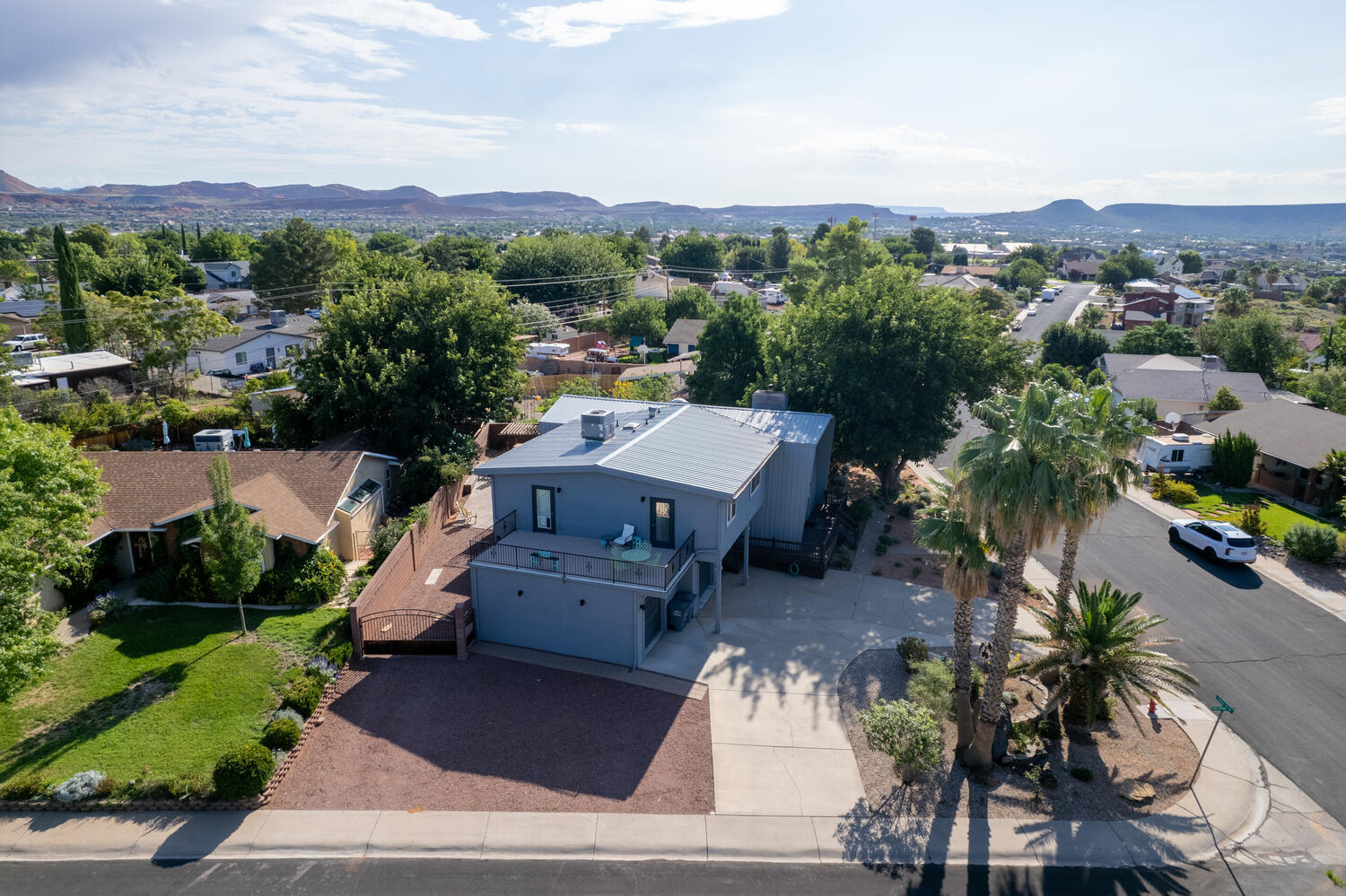 2608 W Circle DR