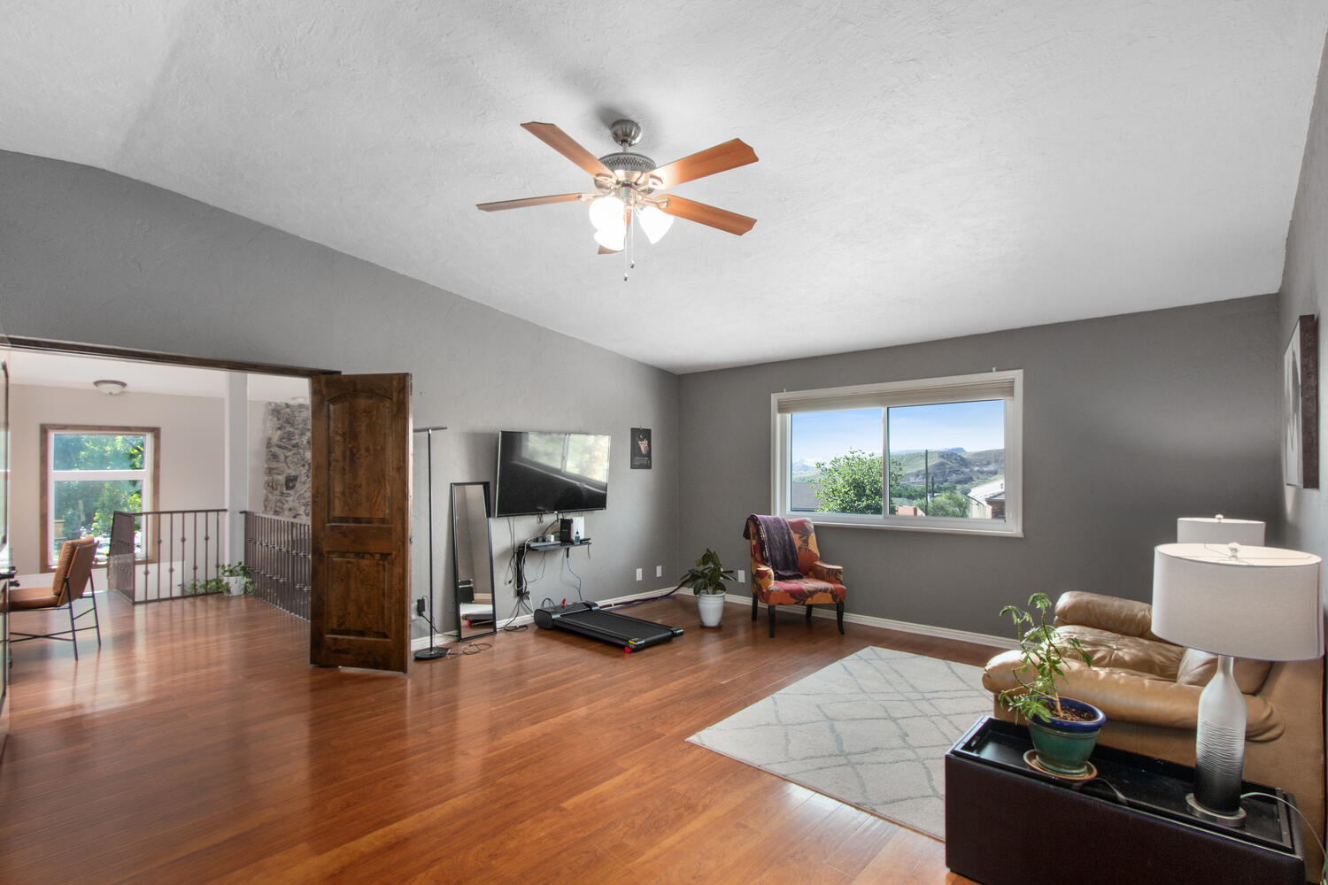2608 W Circle DR