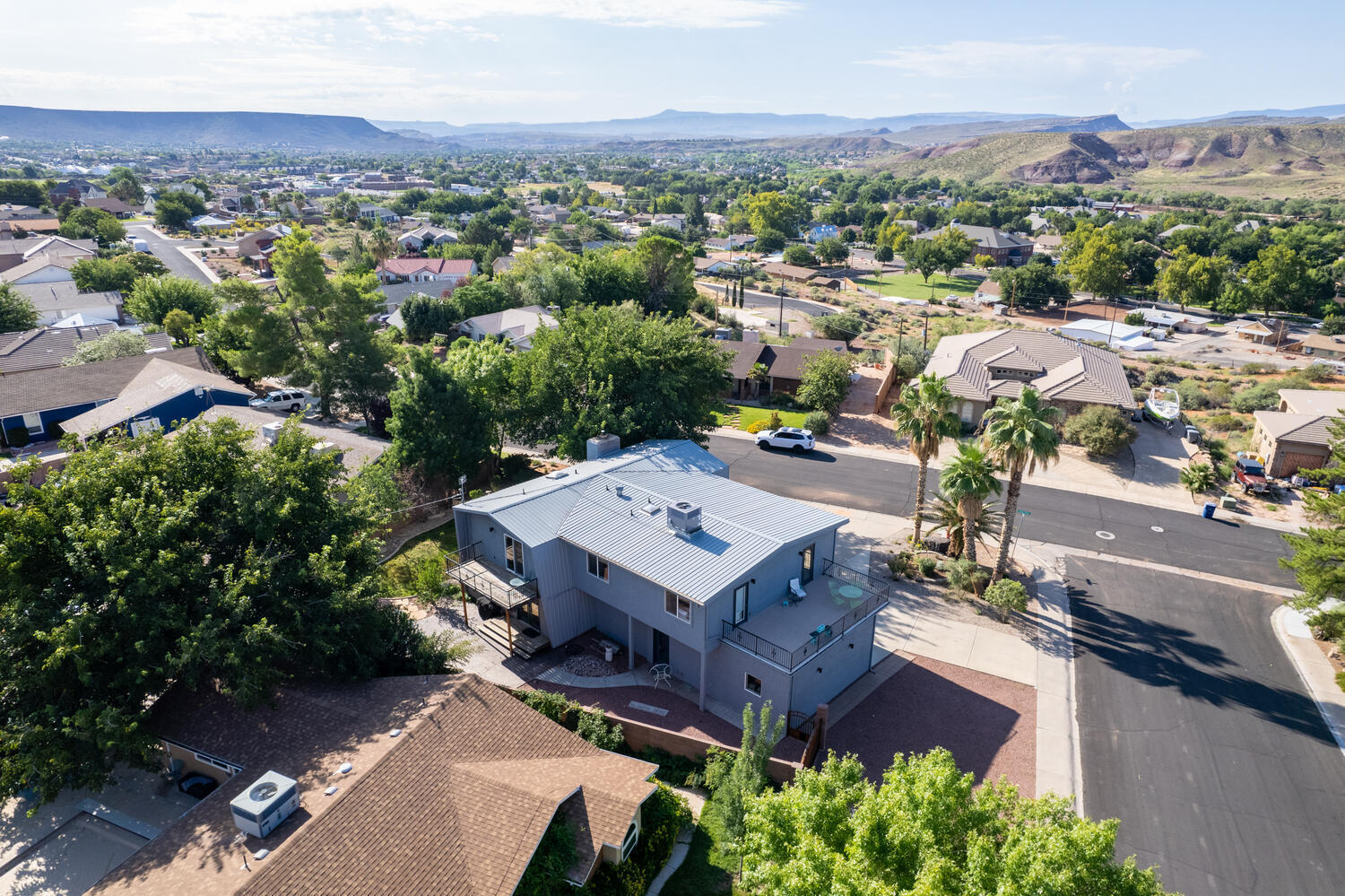 2608 W Circle DR