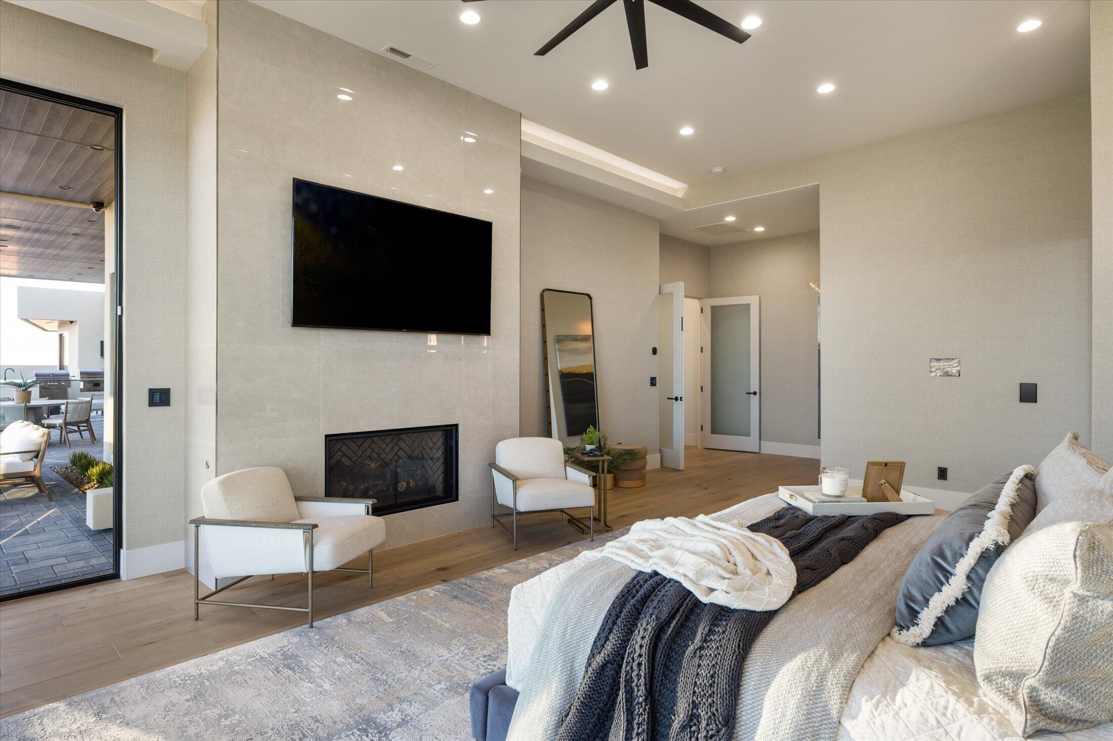 2869 E Diamond Ridge DR